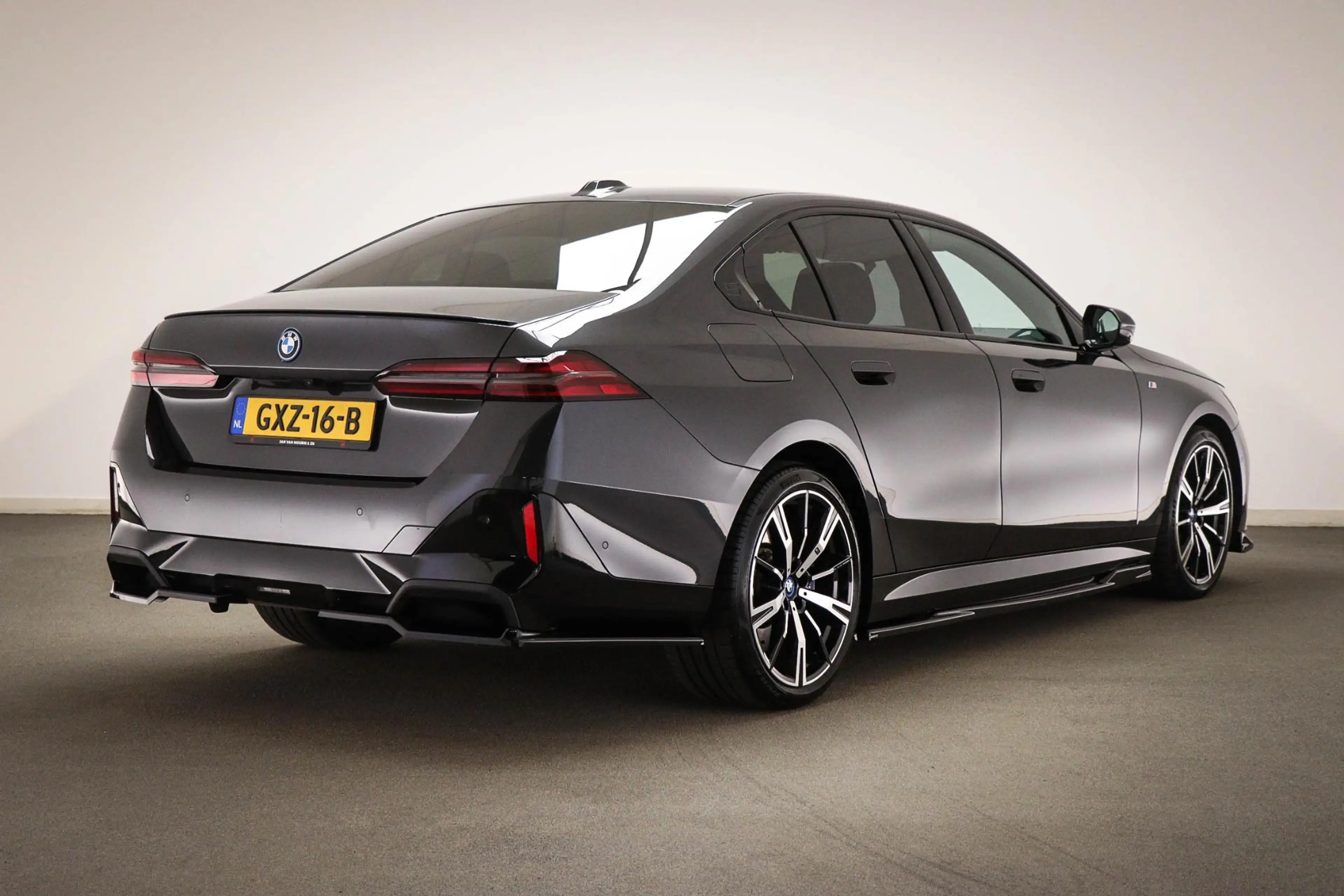 BMW 550 5-serie 550e xDrive | HEAD UP | BOWER & WILKINS | — photo 2