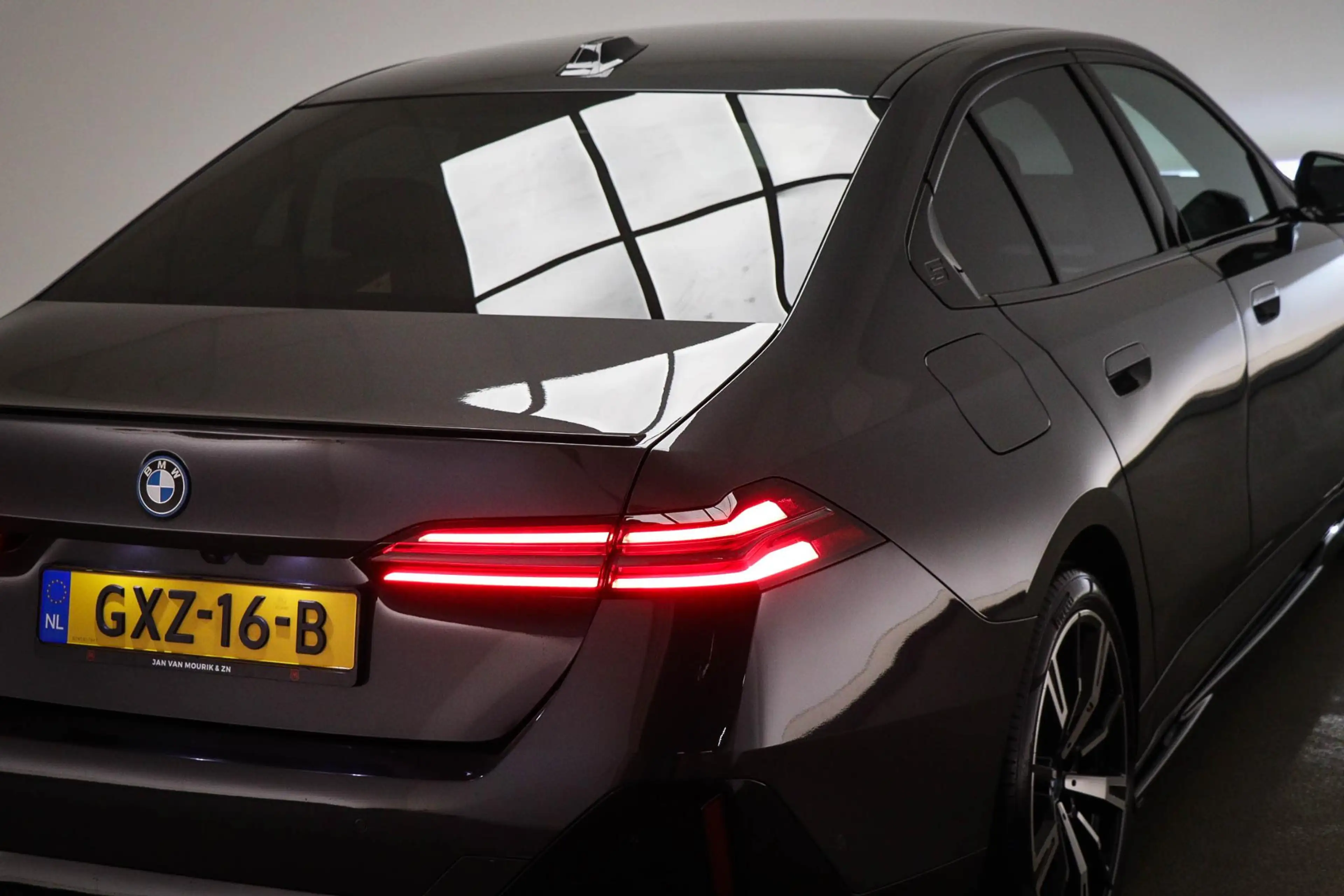 BMW 550 5-serie 550e xDrive | HEAD UP | BOWER & WILKINS | — photo 31