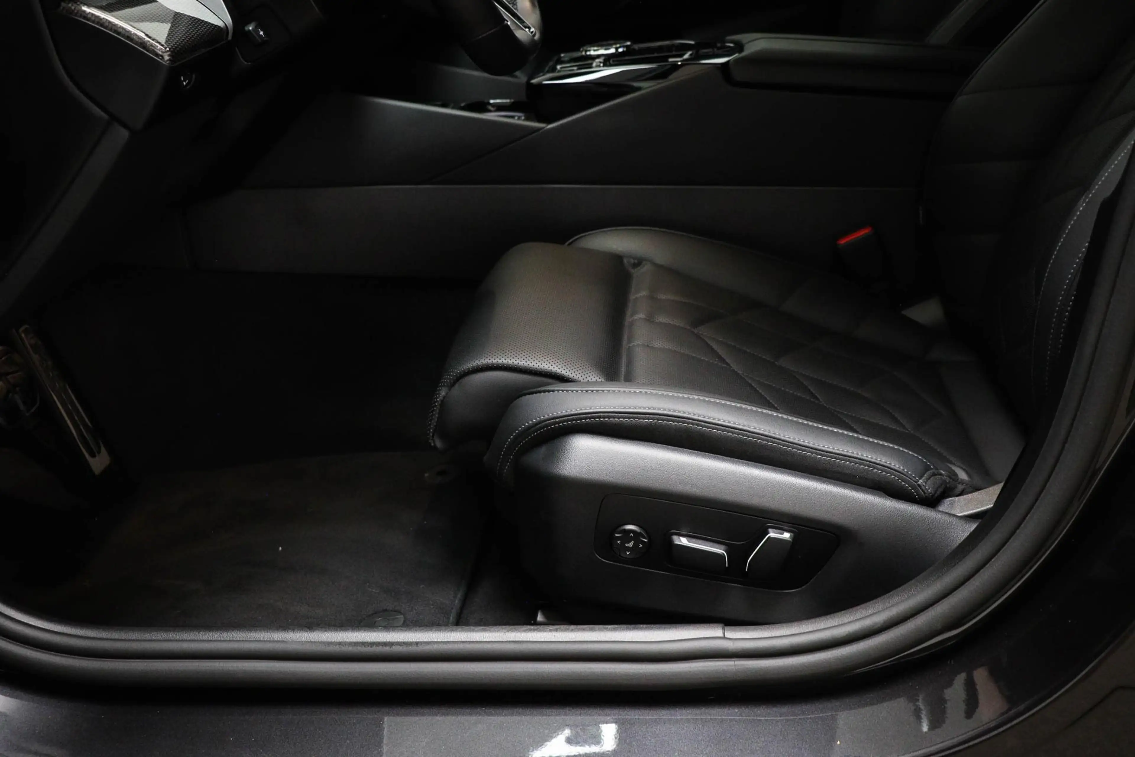 BMW 550 5-serie 550e xDrive | HEAD UP | BOWER & WILKINS | — photo 37
