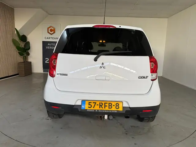 Mitsubishi Colt view 11
