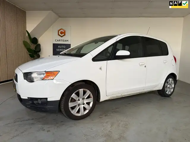 2011 Mitsubishi Colt in White for sale