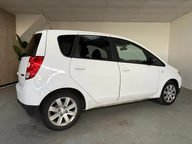 Mitsubishi Colt view 7