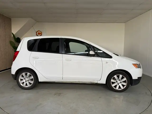 Mitsubishi Colt view 8