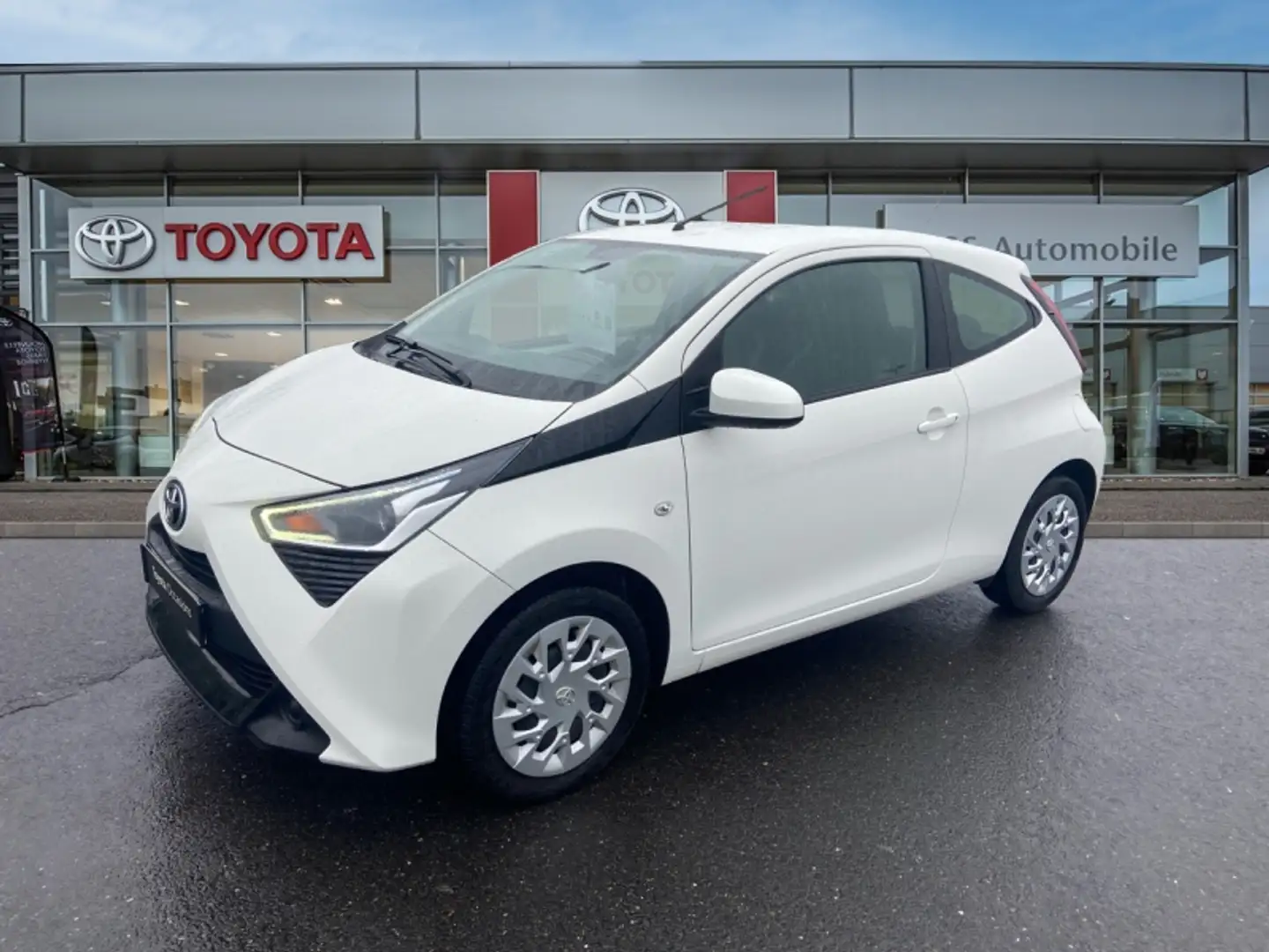 Toyota Aygo 1.0 VVT-i 69ch x-play 3p - 1
