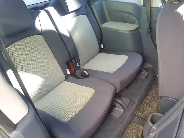 Peugeot 1007 view 10