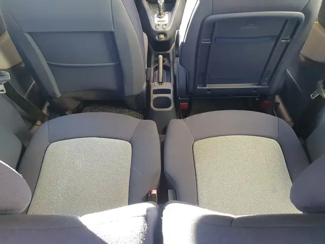 Peugeot 1007 view 11