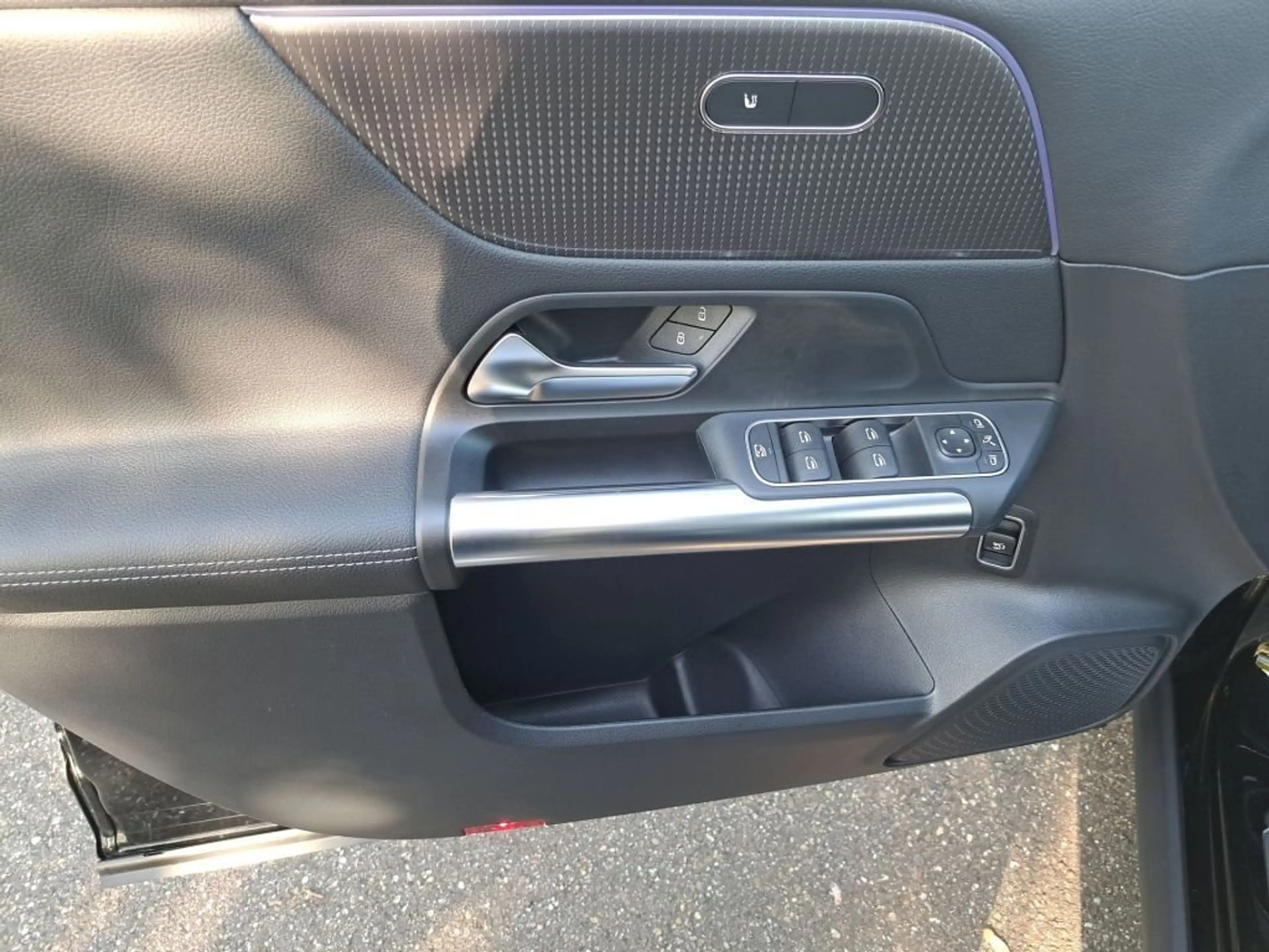 Mercedes-Benz EQA 250 Progressive — photo 13