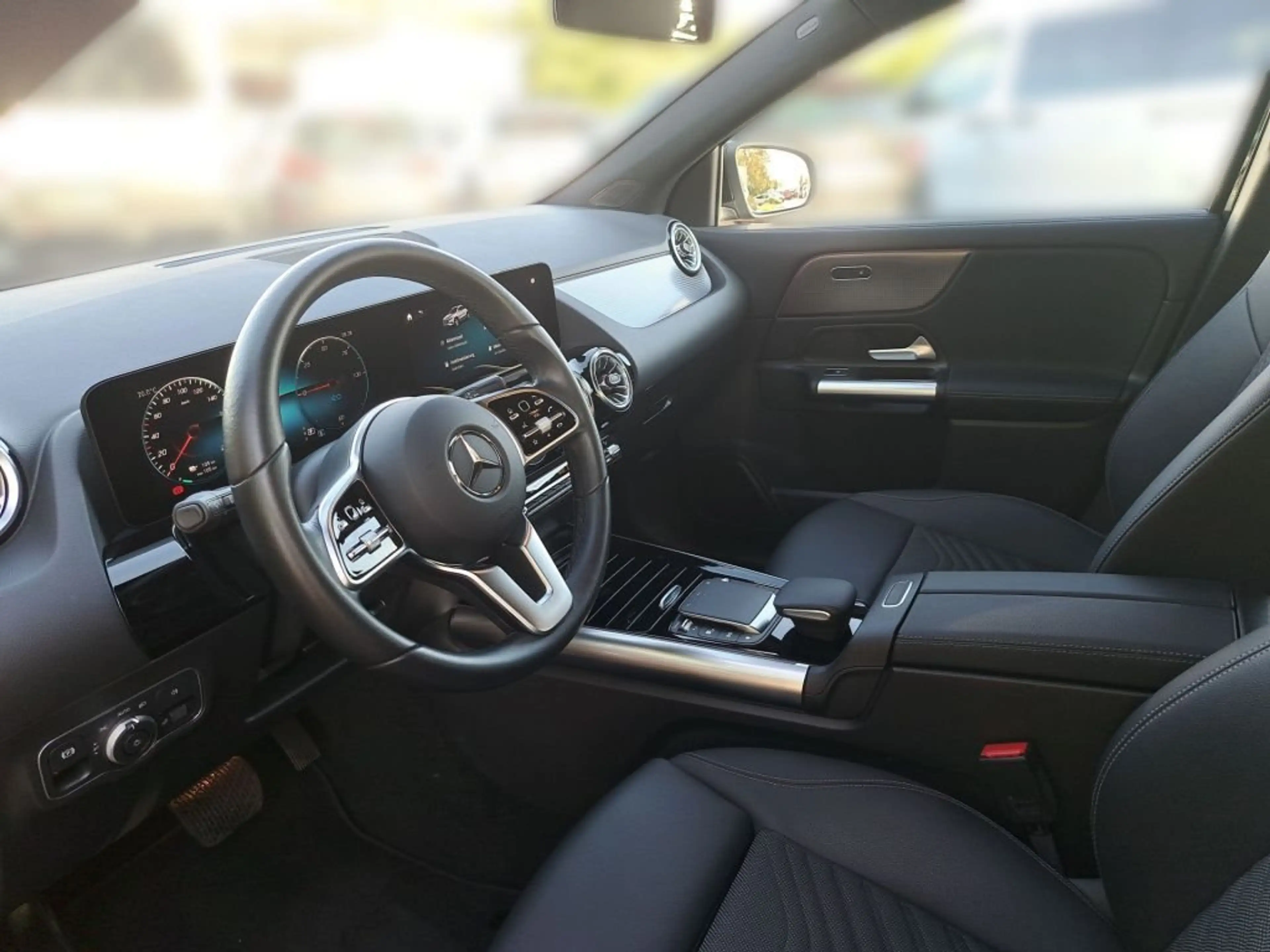 Mercedes-Benz EQA 250 Progressive — photo 12