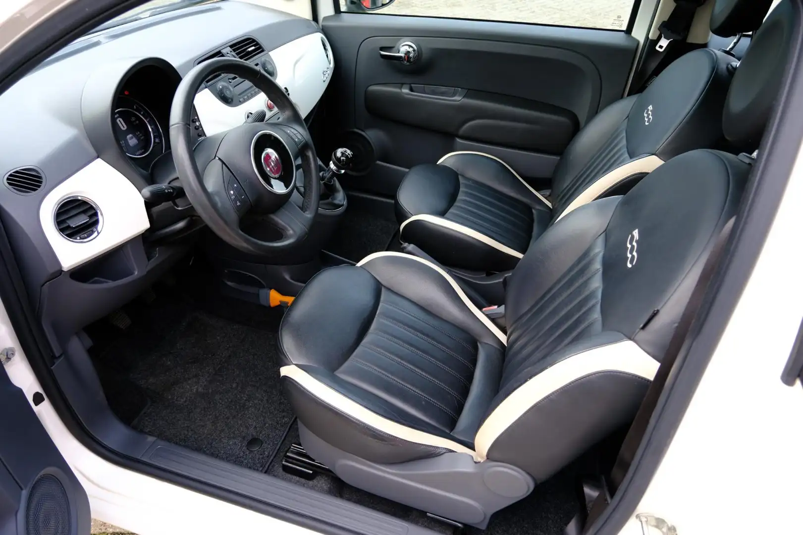 Fiat 500 0.9 TwinAir Turbo Cult Pano|Leder|Clima|PDC Wit - 2