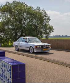 Bmw E21 323i Zilver ORGINEEL IN NL GELEVERD.