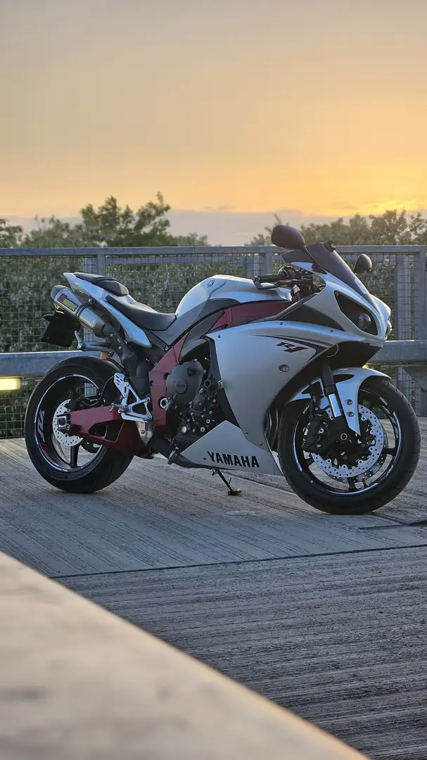 Yamaha YZF-R1 crossplane Bianco - 1