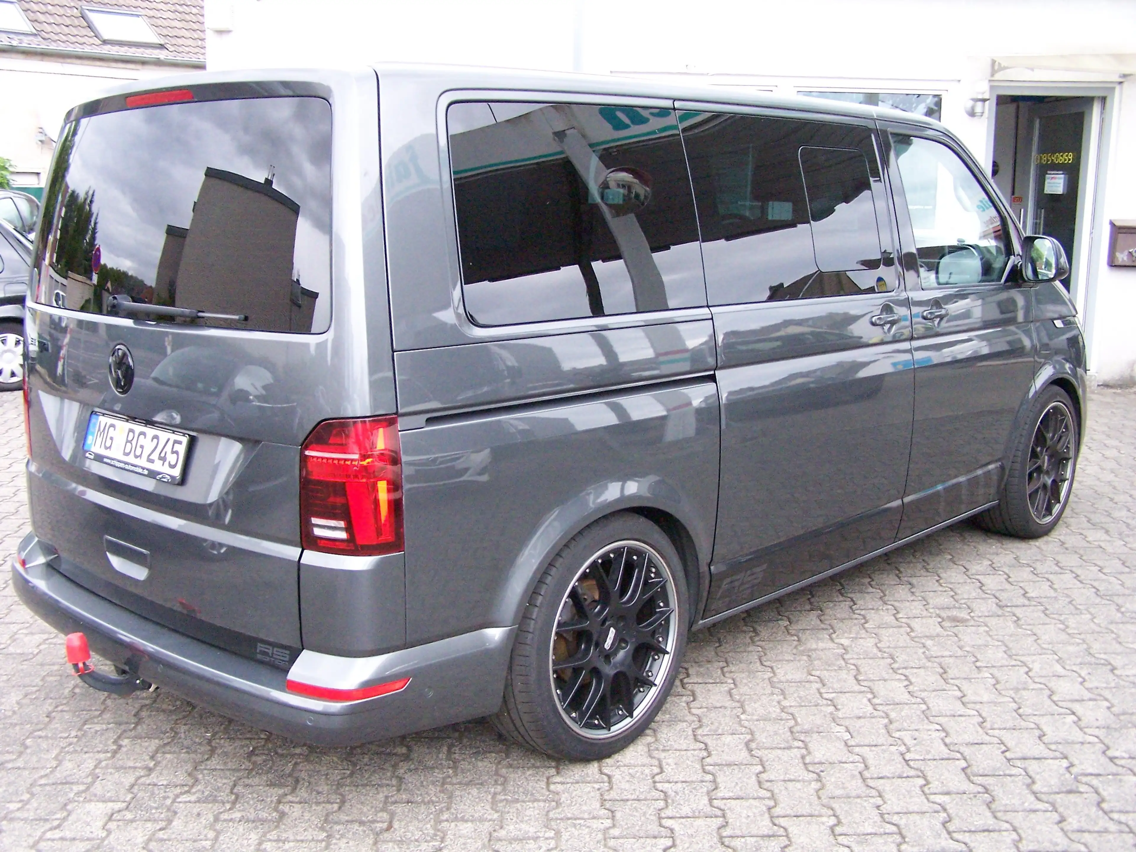 Volkswagen T6.1 Multivan Multivan Highline FWD — photo 4