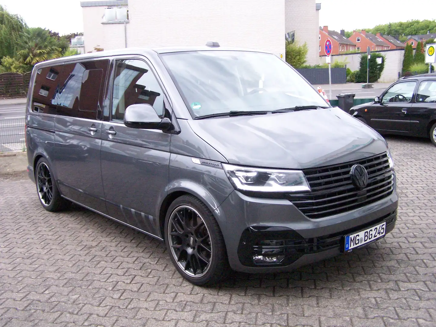 Volkswagen T6.1 Multivan Multivan Highline FWD Grau - 1