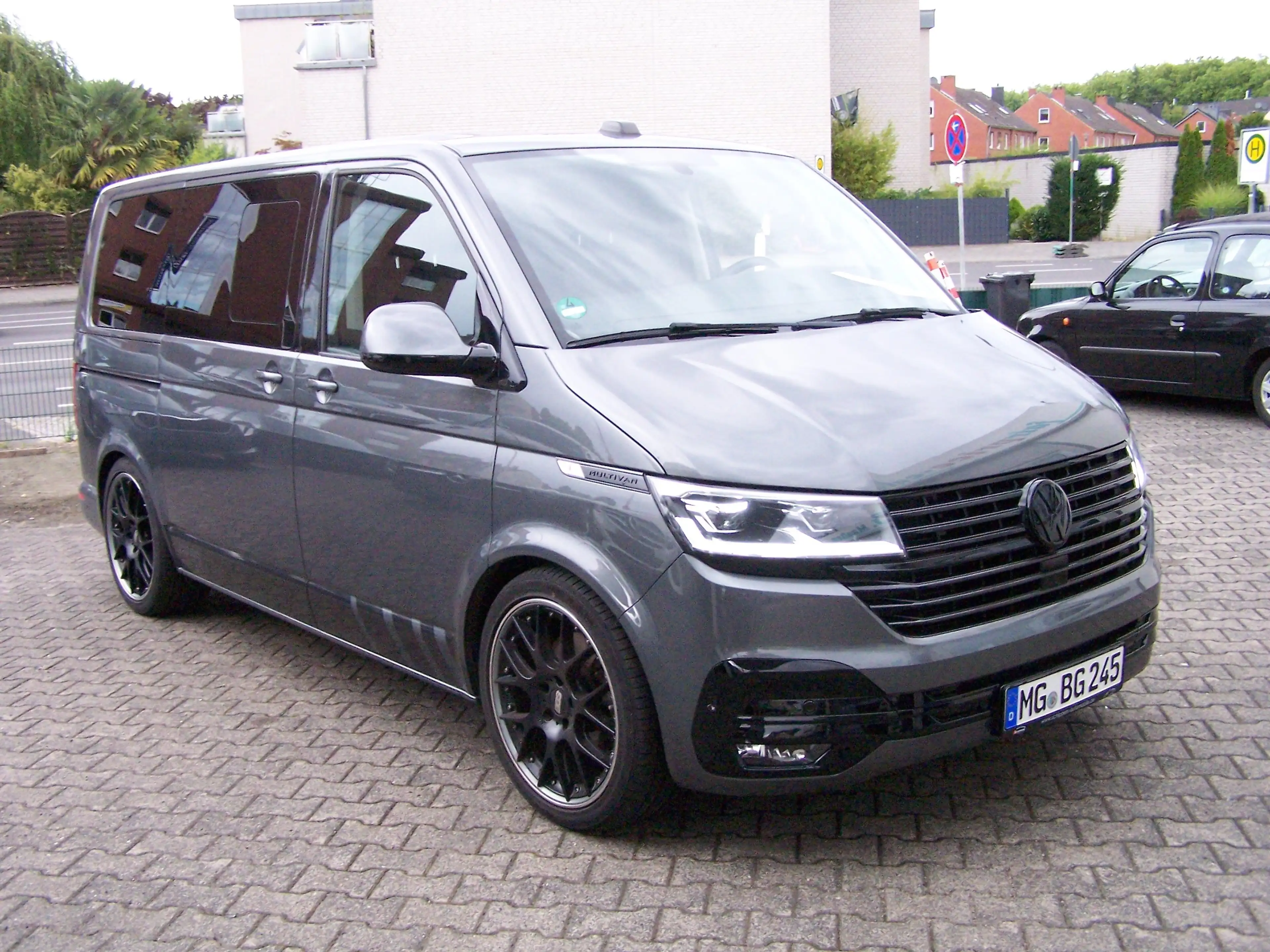 Volkswagen T6.1 Multivan Multivan Highline FWD