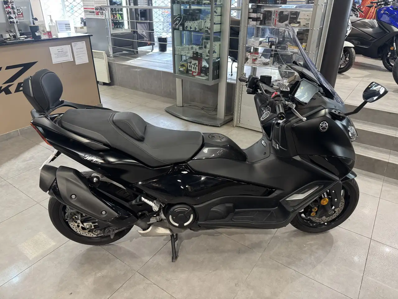 Yamaha Tmax 560