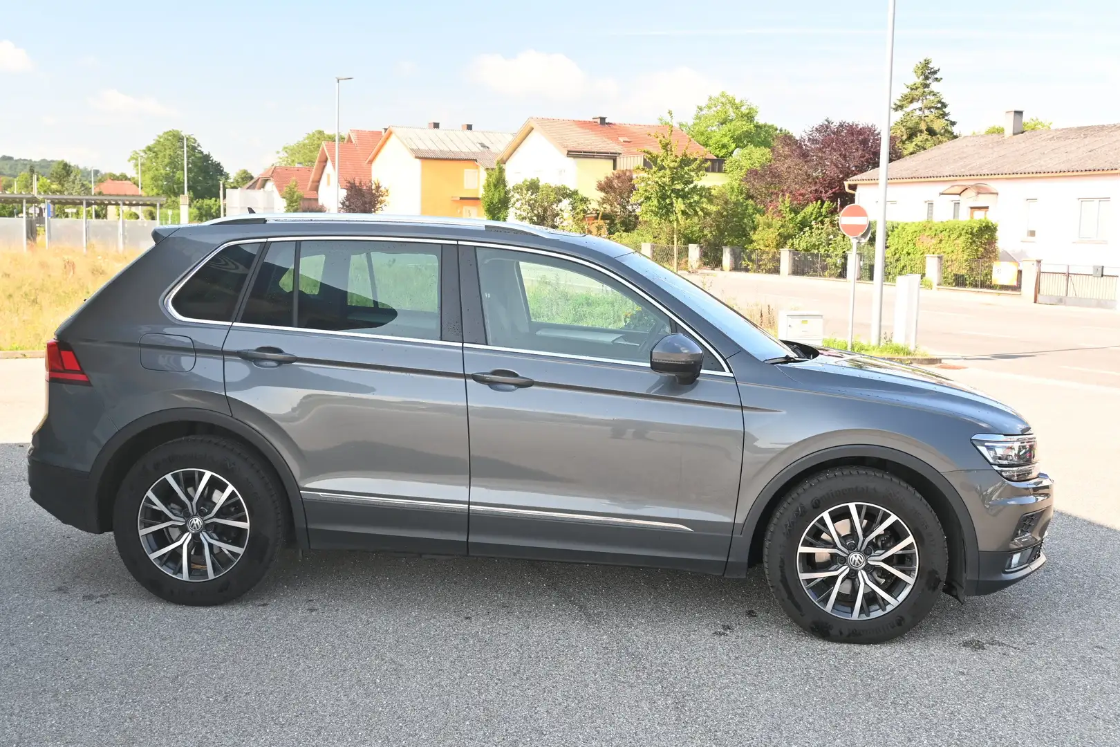 Volkswagen Tiguan 1,5 TSI ACT Sky Grau - 2