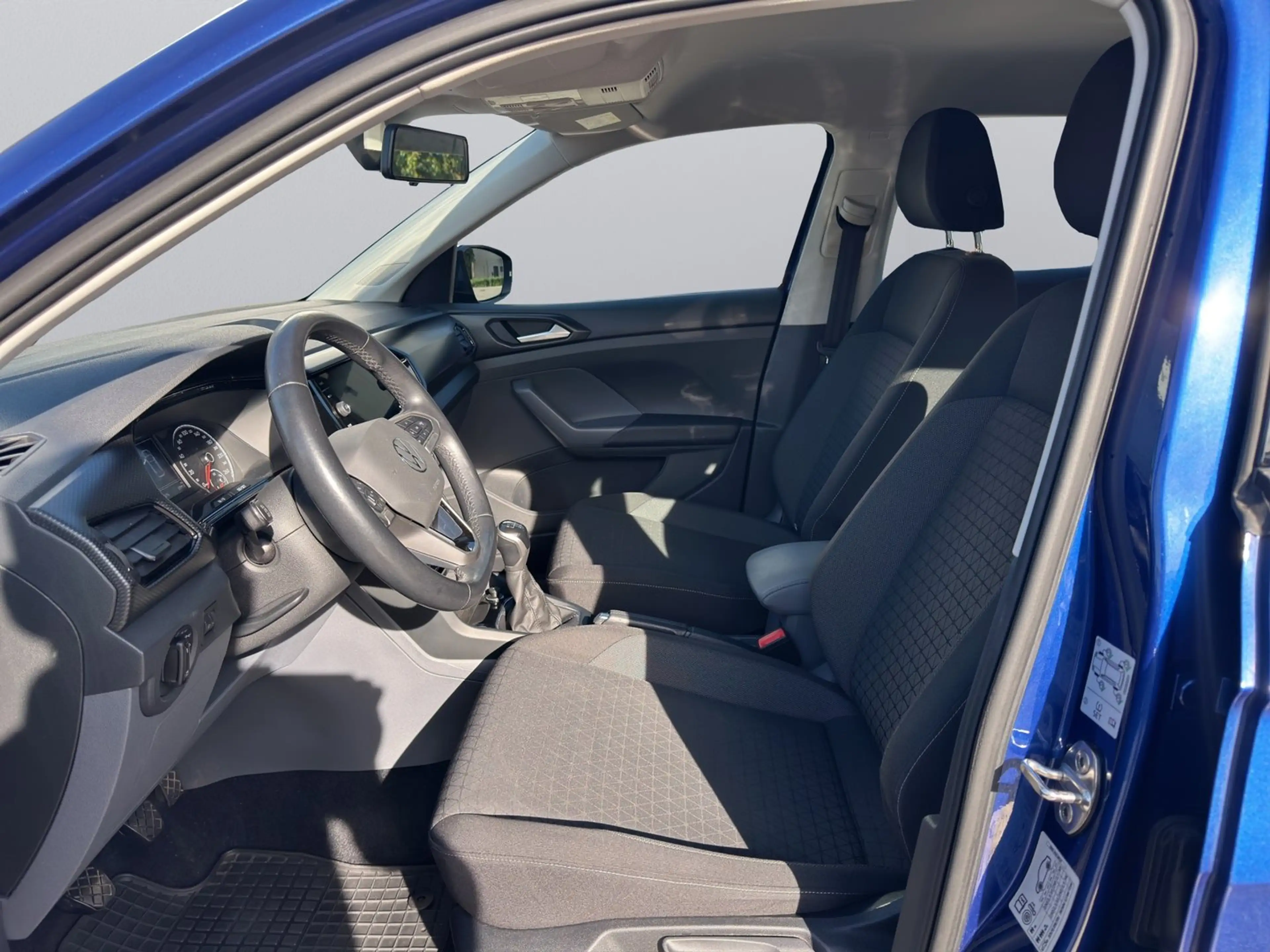 Volkswagen T-Cross Life TSI — photo 9