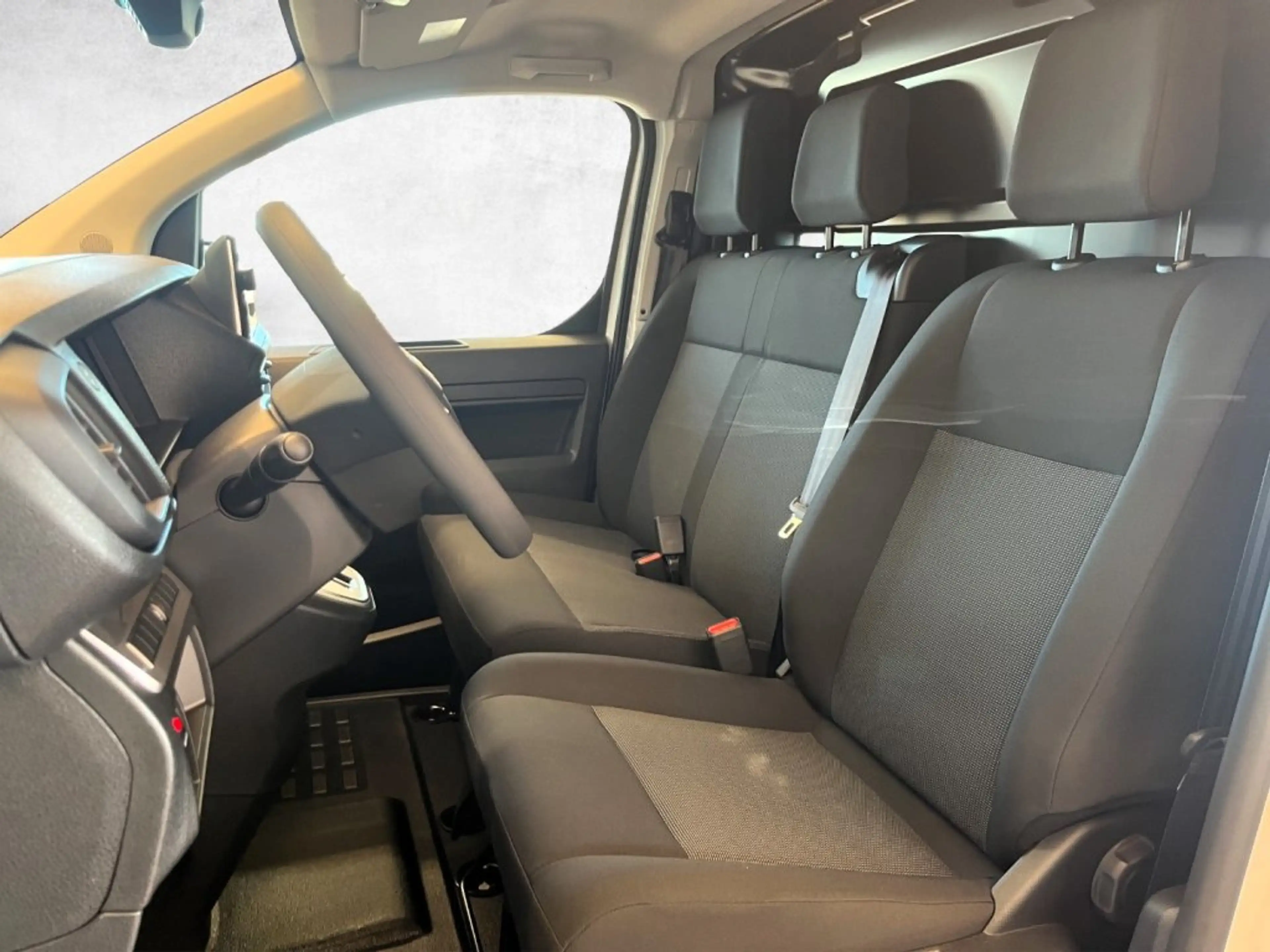 Opel Vivaro KW XL BHDI 150 Aut. — photo 9