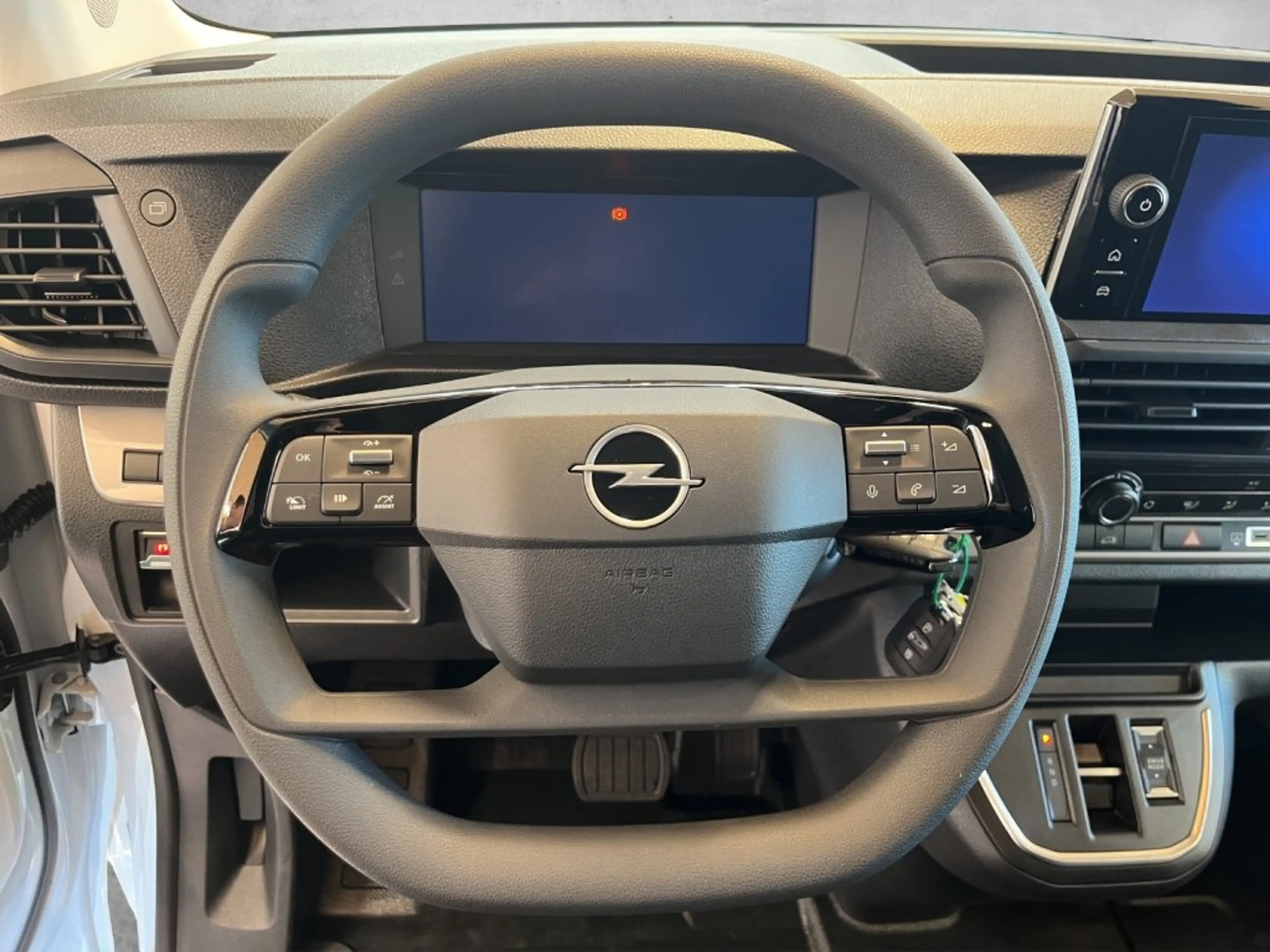 Opel Vivaro KW XL BHDI 150 Aut. — photo 10