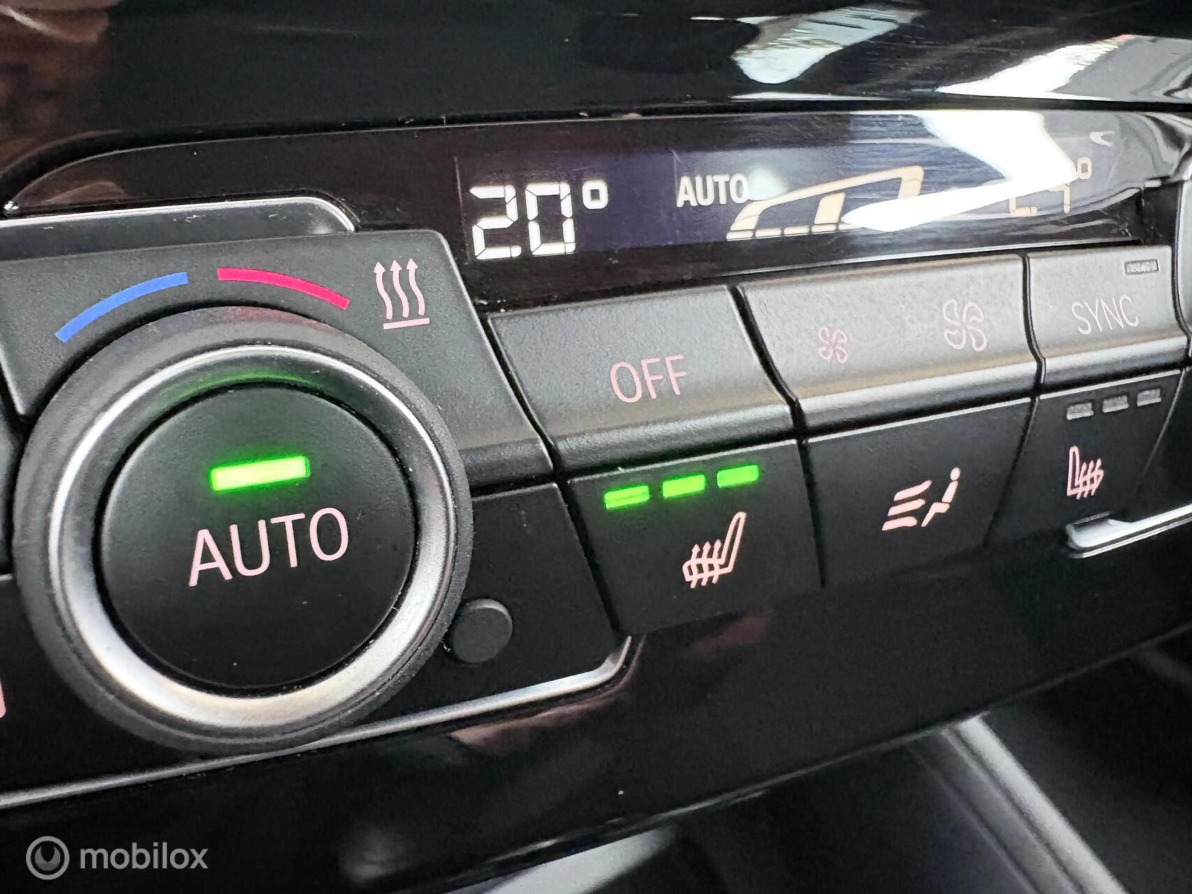 BMW X1 sDrive18i Centennial Executive | AUTOMAAT | TREKH. — photo 6