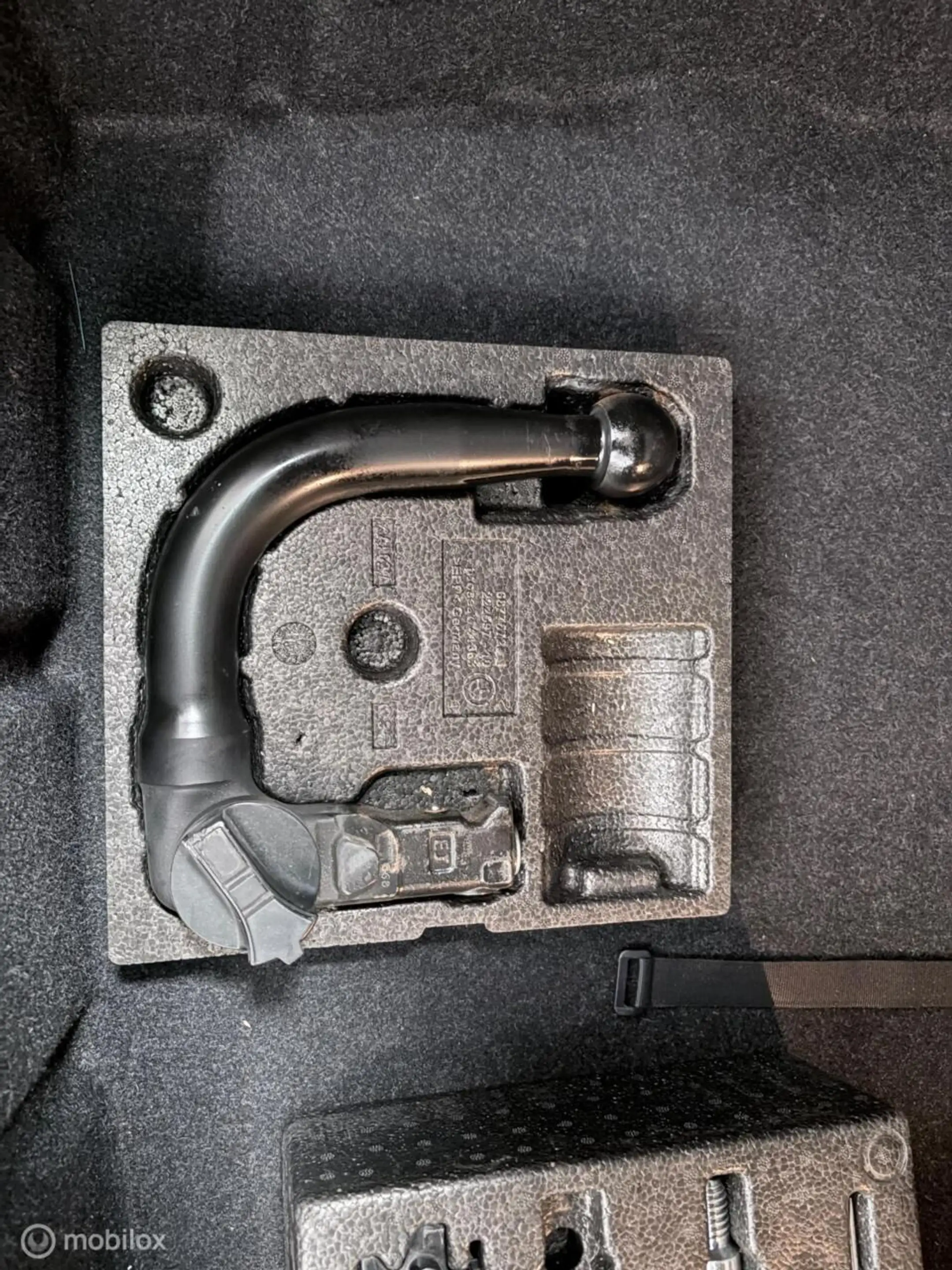 BMW X1 sDrive18i Centennial Executive | AUTOMAAT | TREKH. — photo 5