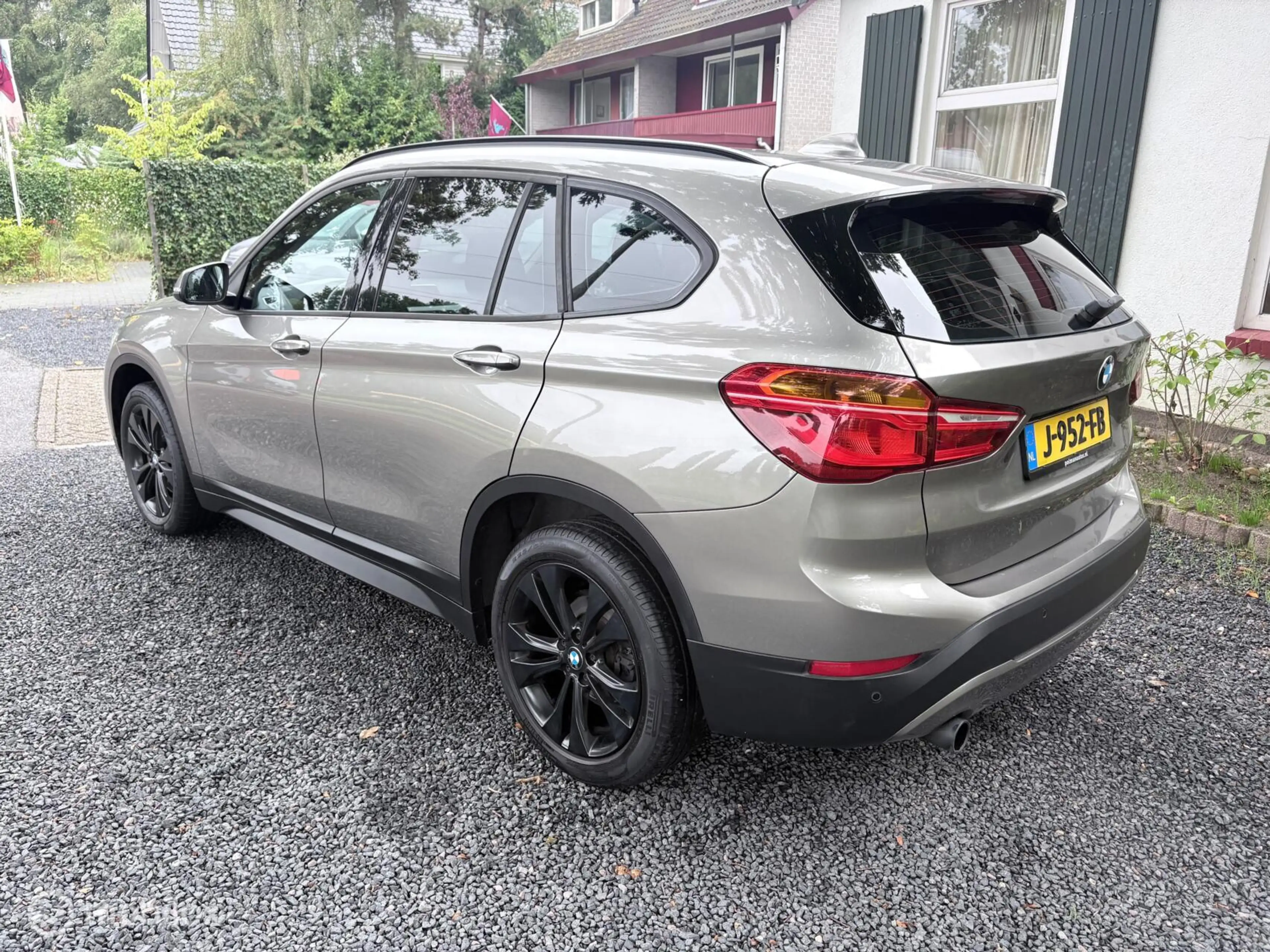 BMW X1 sDrive18i Centennial Executive | AUTOMAAT | TREKH. — photo 12