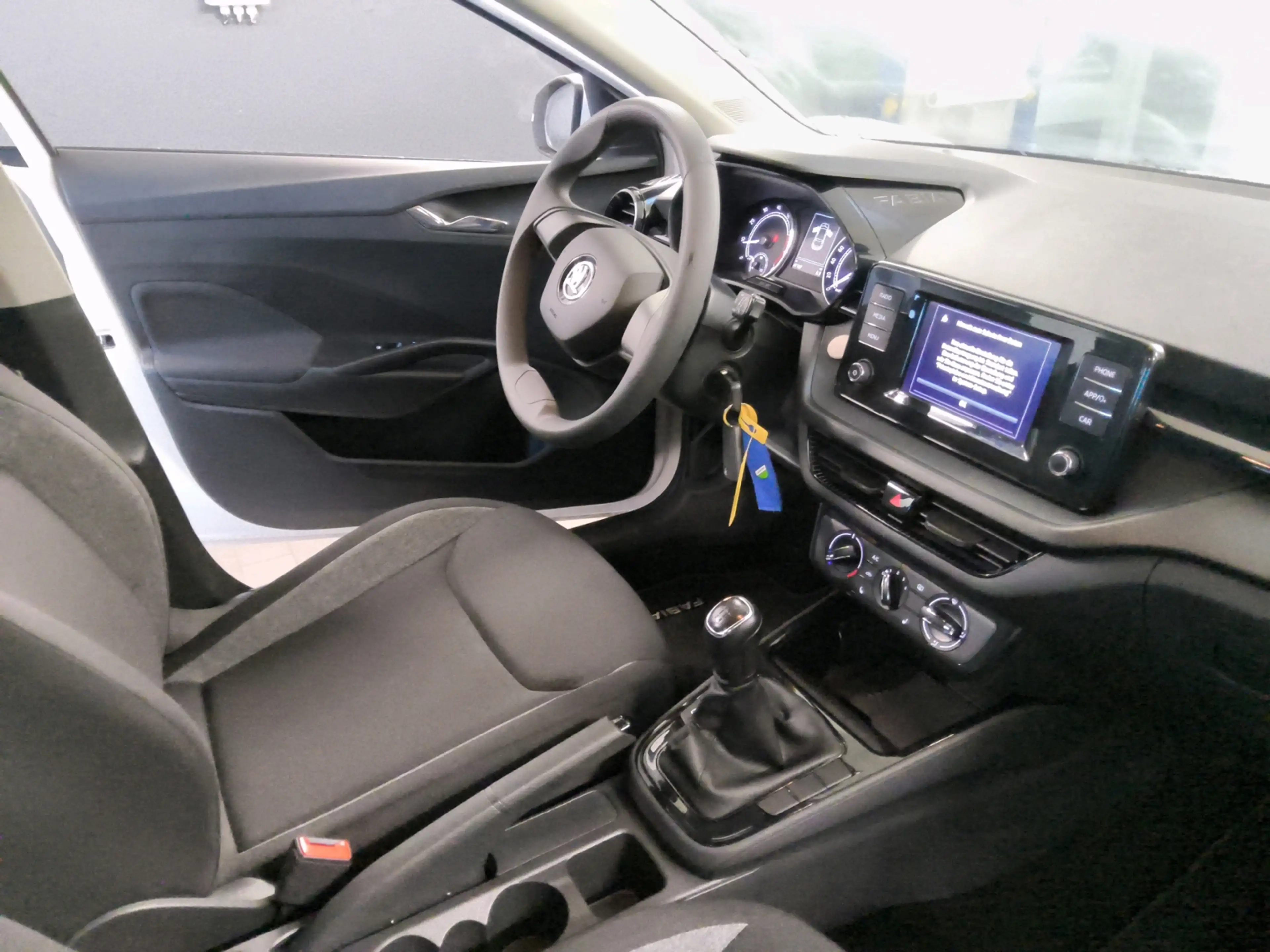 Skoda Fabia 1.0 ACTIVE +LED +PDC +SMART +SHZ +DAB + — photo 8