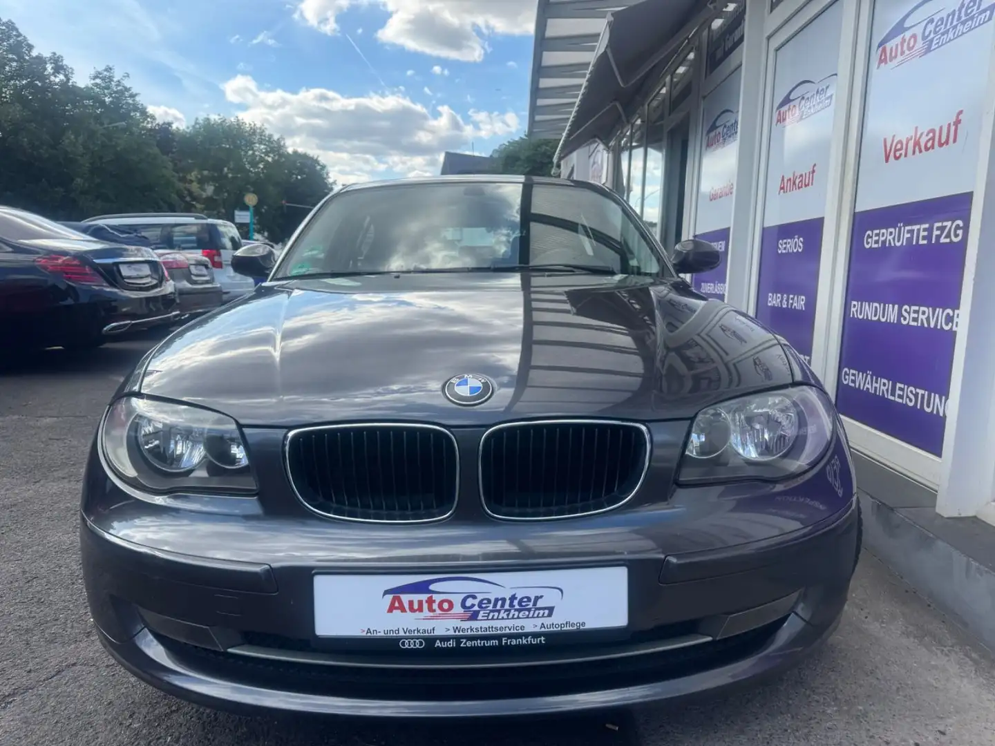 BMW 116 Baureihe 1 Lim. 116i Navi*Sitheizg*Schiebed* Серый - 2