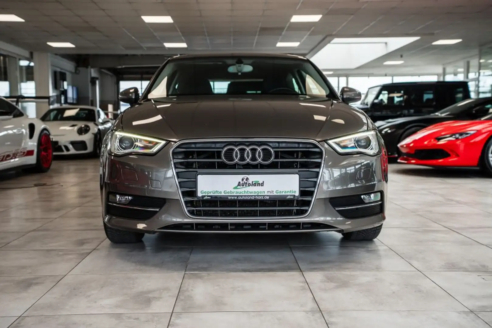 Audi A3 1.2 TFSI Attraction*LED*KLIMA*AZV*SzHg*TÜVNEU Gris - 2