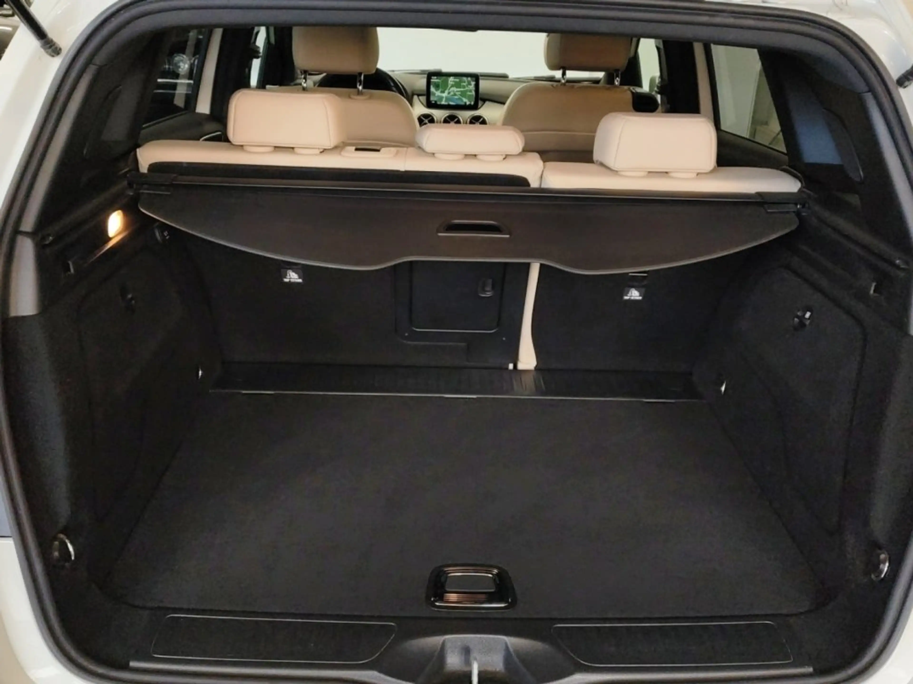 Mercedes-Benz B 200 Mercedes-Benz B200 d — photo 14