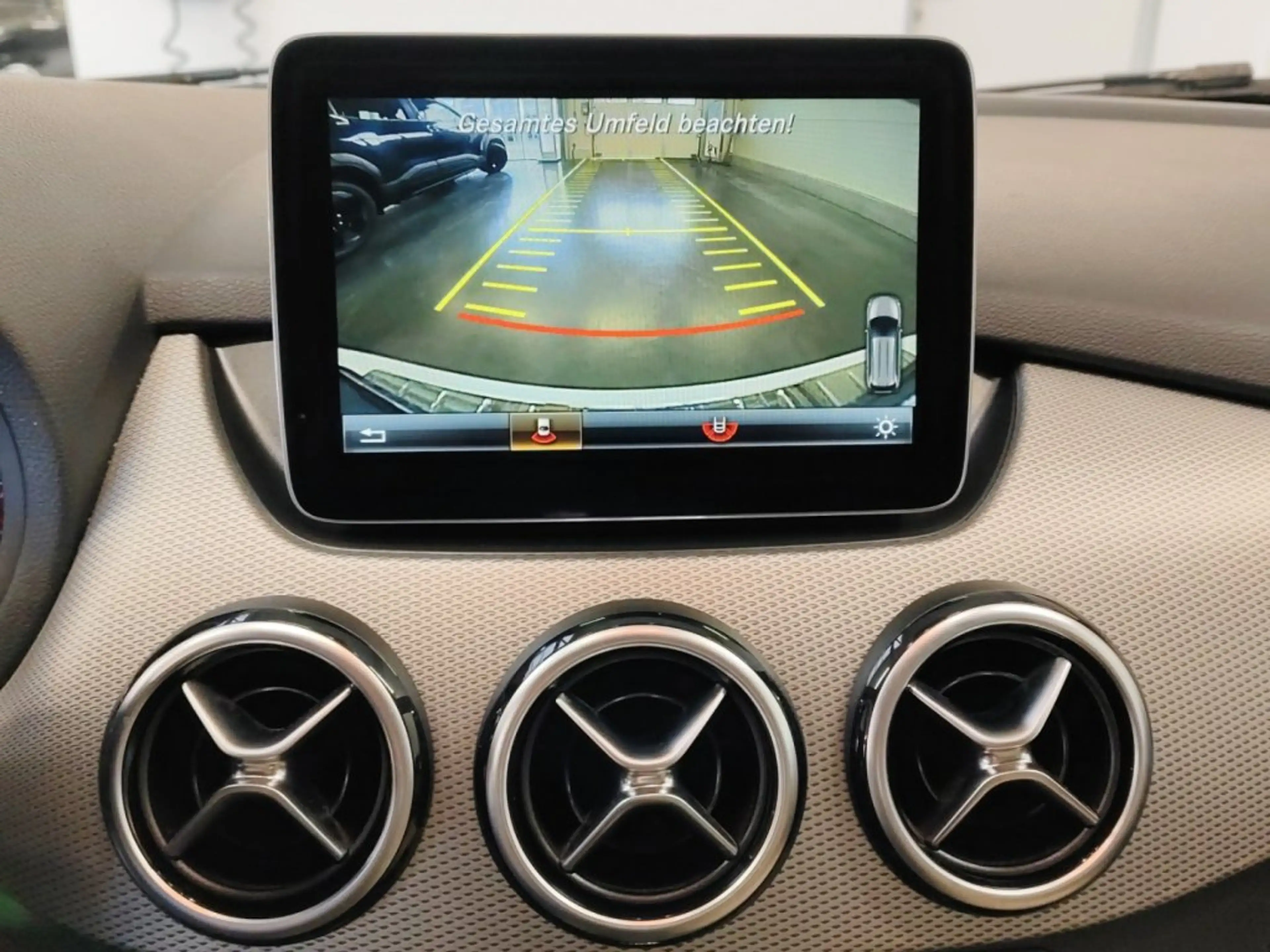 Mercedes-Benz B 200 Mercedes-Benz B200 d — photo 11