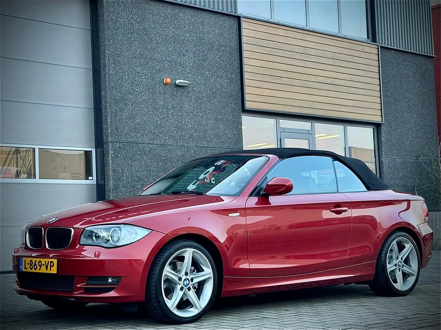 BMW 120 1-Serie (e87) 120i / Cabrio / Executive / Sedona r Rouge - 2