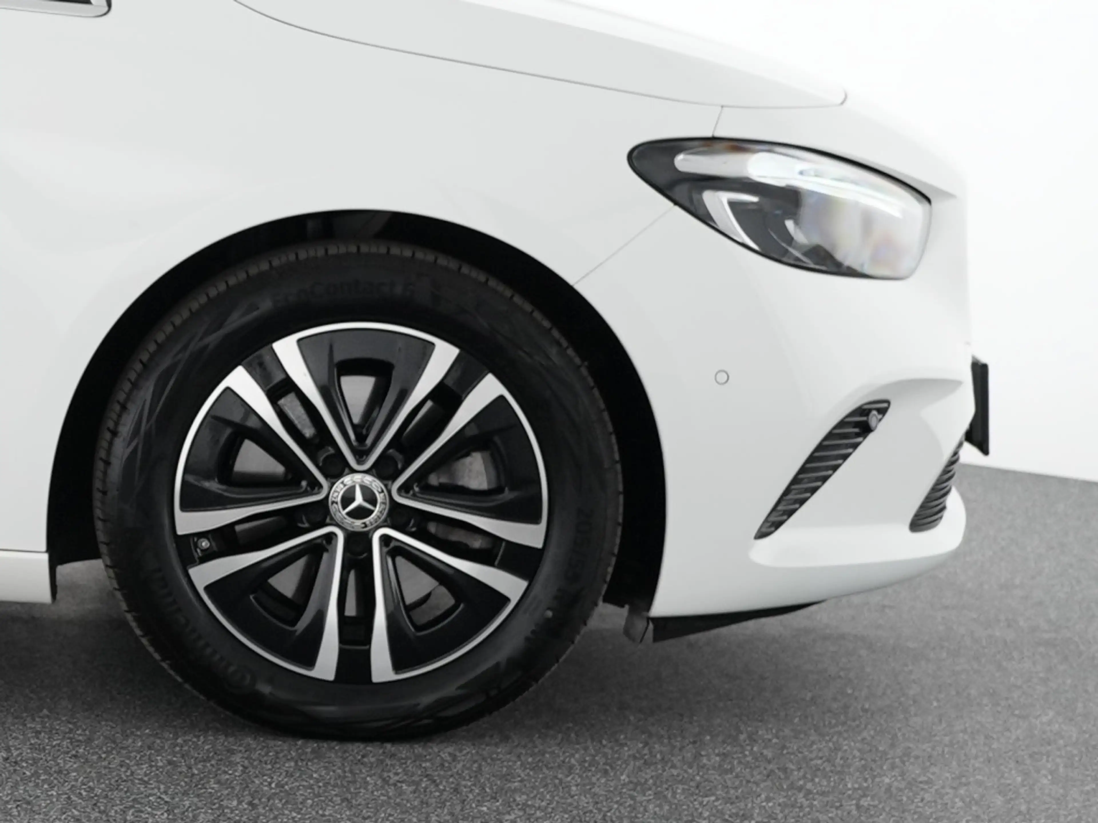 Mercedes-Benz B 220 4MATIC Pano, Kam, LED, Winter, Easy-Pack — photo 6