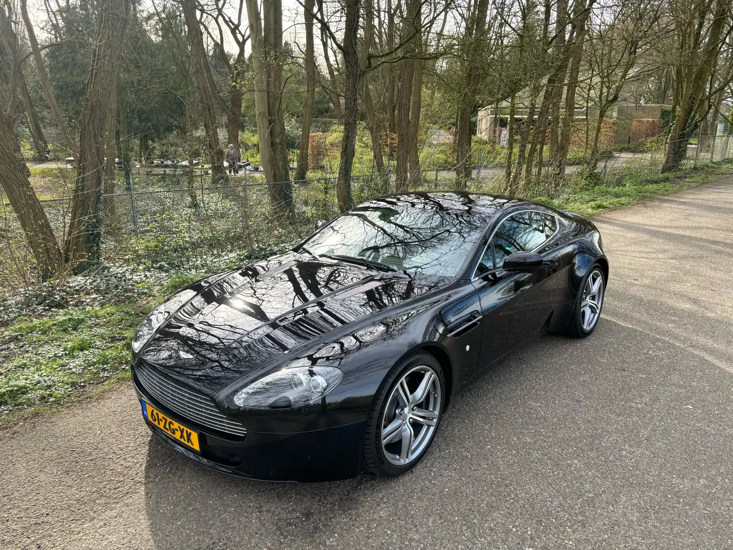 Aston Martin Vantage V8 Negru - 1