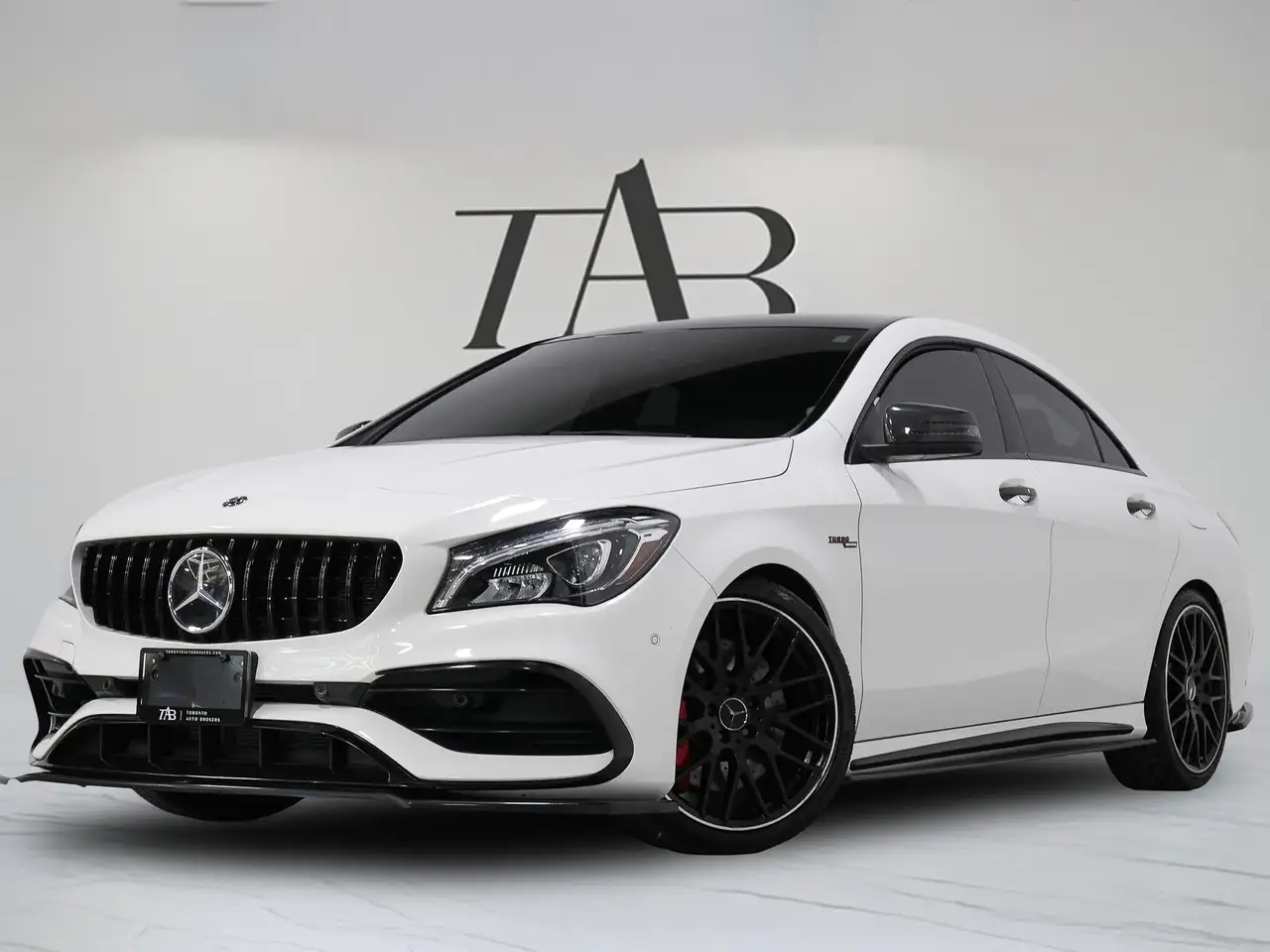 Mercedes-Benz CLA снимка Mercedes-Benz CLA