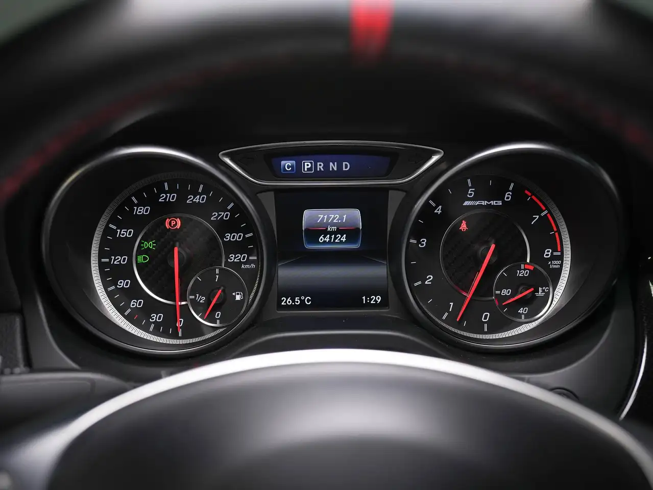 Mercedes-Benz CLA снимка Mercedes-Benz CLA