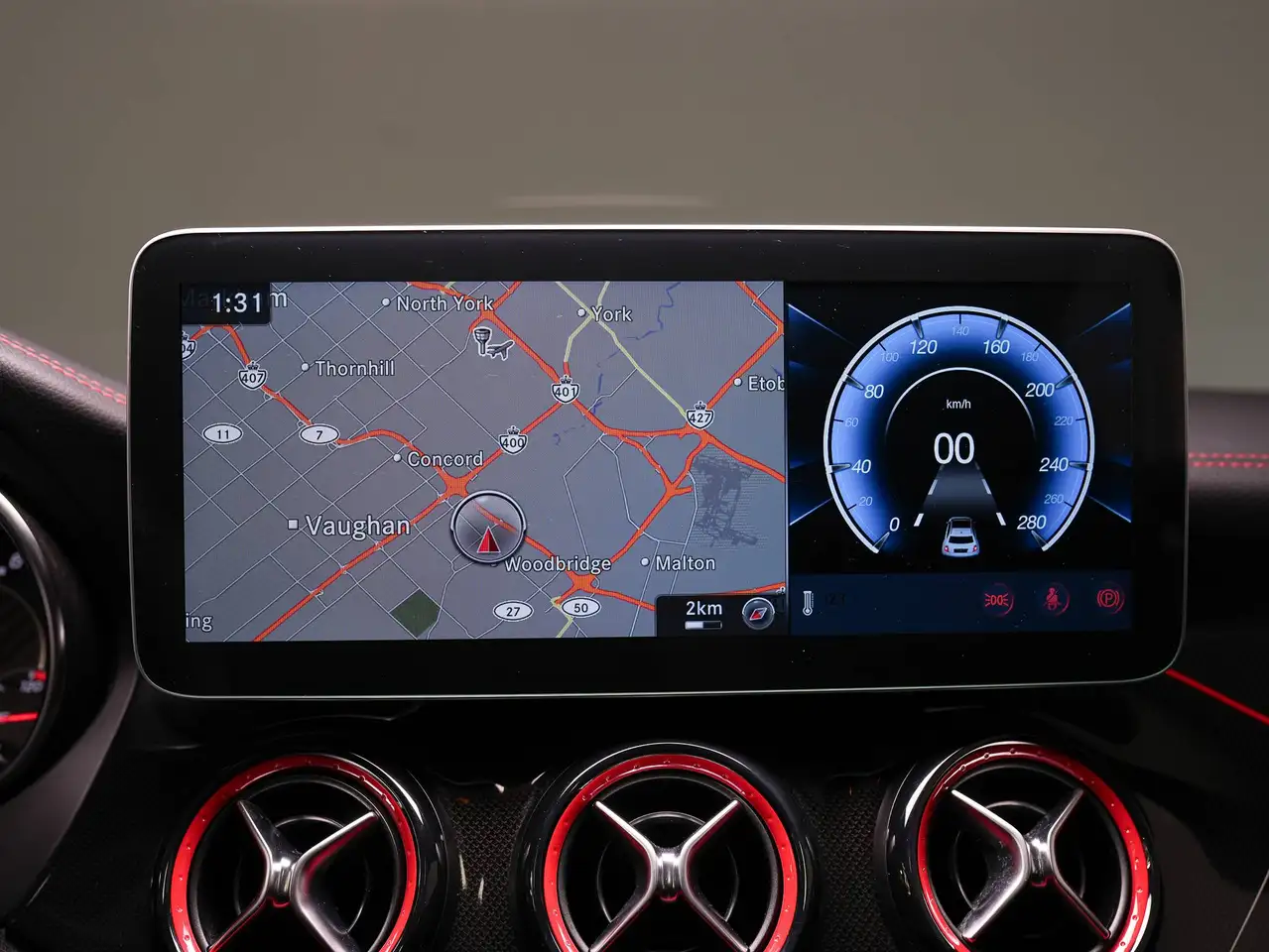 Mercedes-Benz CLA снимка Mercedes-Benz CLA