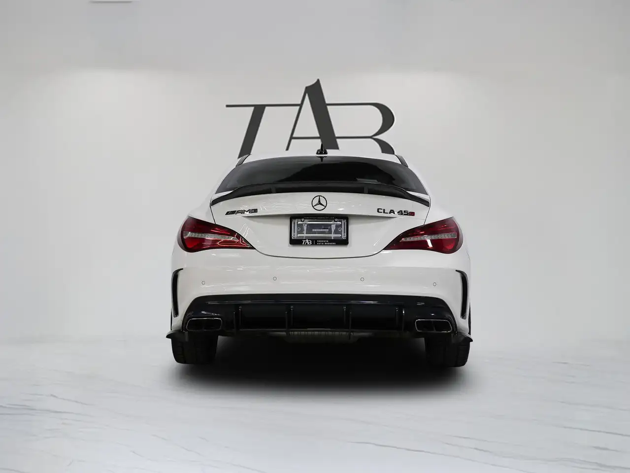 Mercedes-Benz CLA снимка Mercedes-Benz CLA