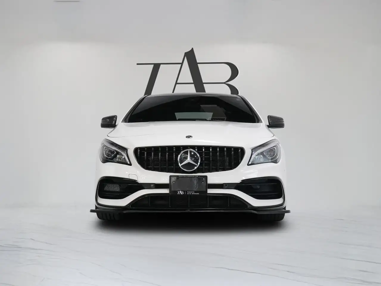 Mercedes-Benz CLA снимка Mercedes-Benz CLA