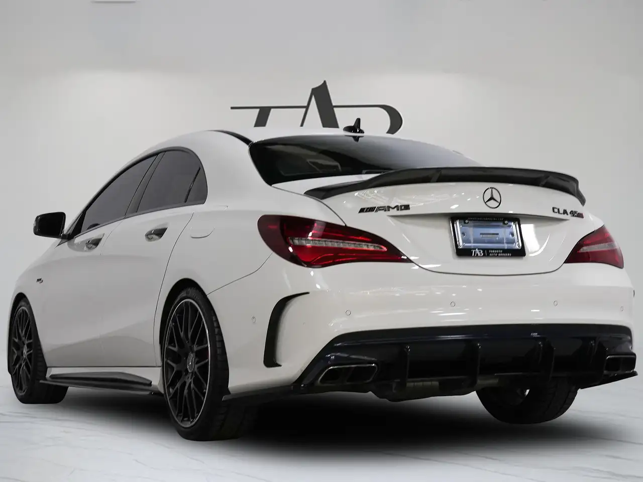 Mercedes-Benz CLA снимка Mercedes-Benz CLA