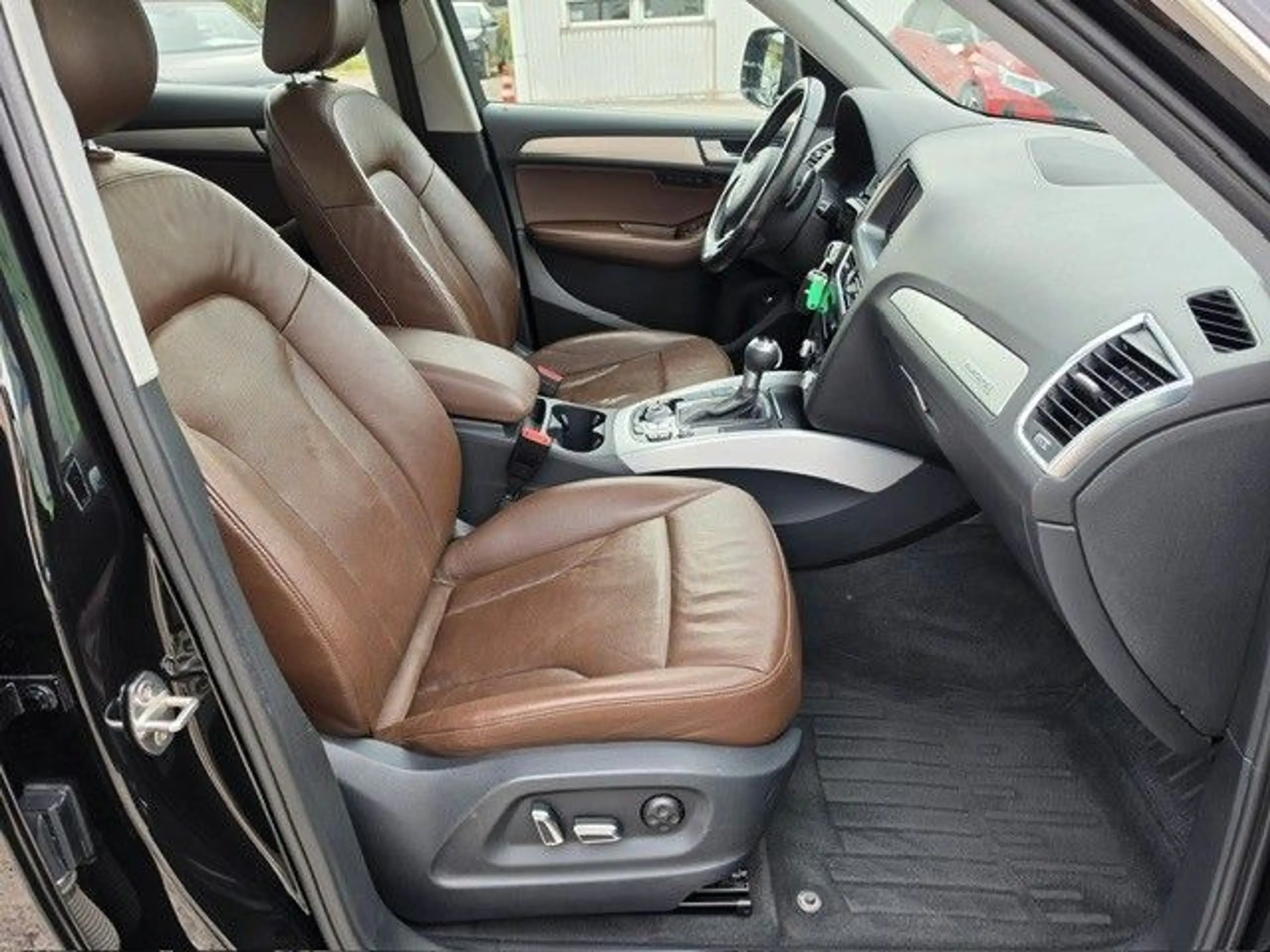 Audi SQ5 3.0 TDI quattro AUTOM*LEDER*PANO — photo 11