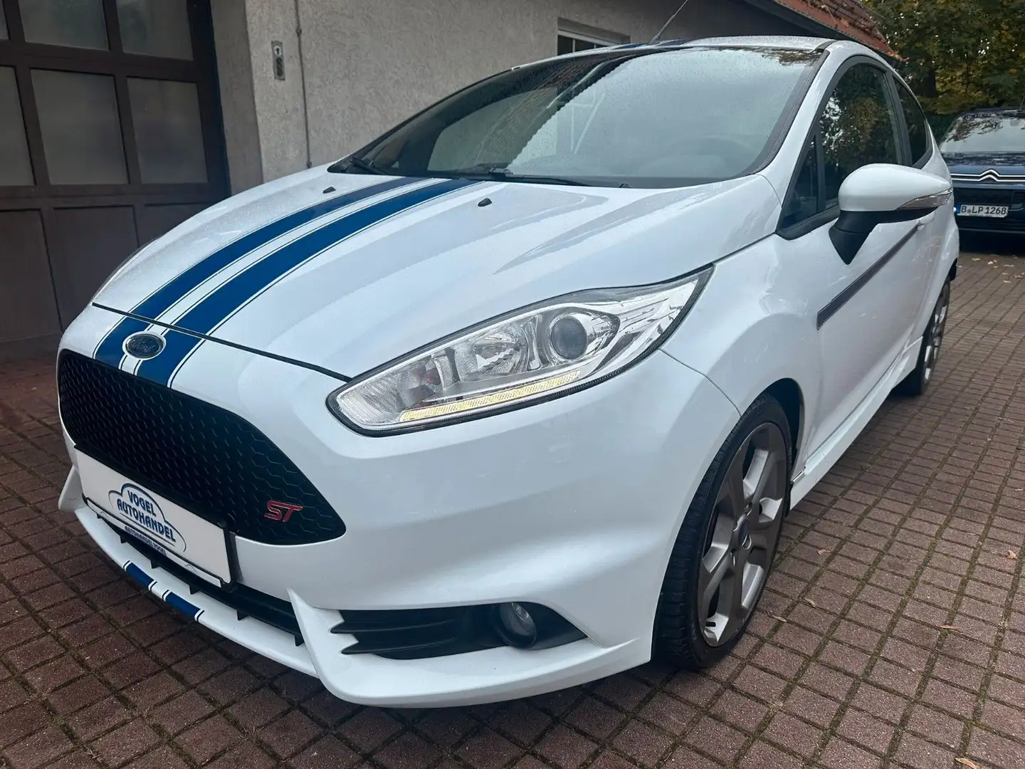 Ford Fiesta ST*SONY*SITZHZG*RECARO* Wit - 1