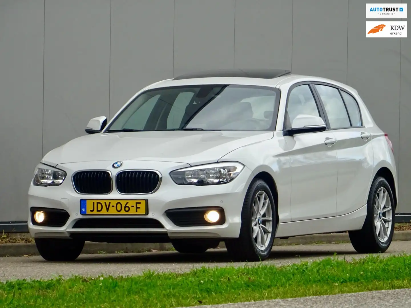 BMW 116 1-serie 116i Sport /// Pearl / Pano-Dak / Dealer-O Wit - 1