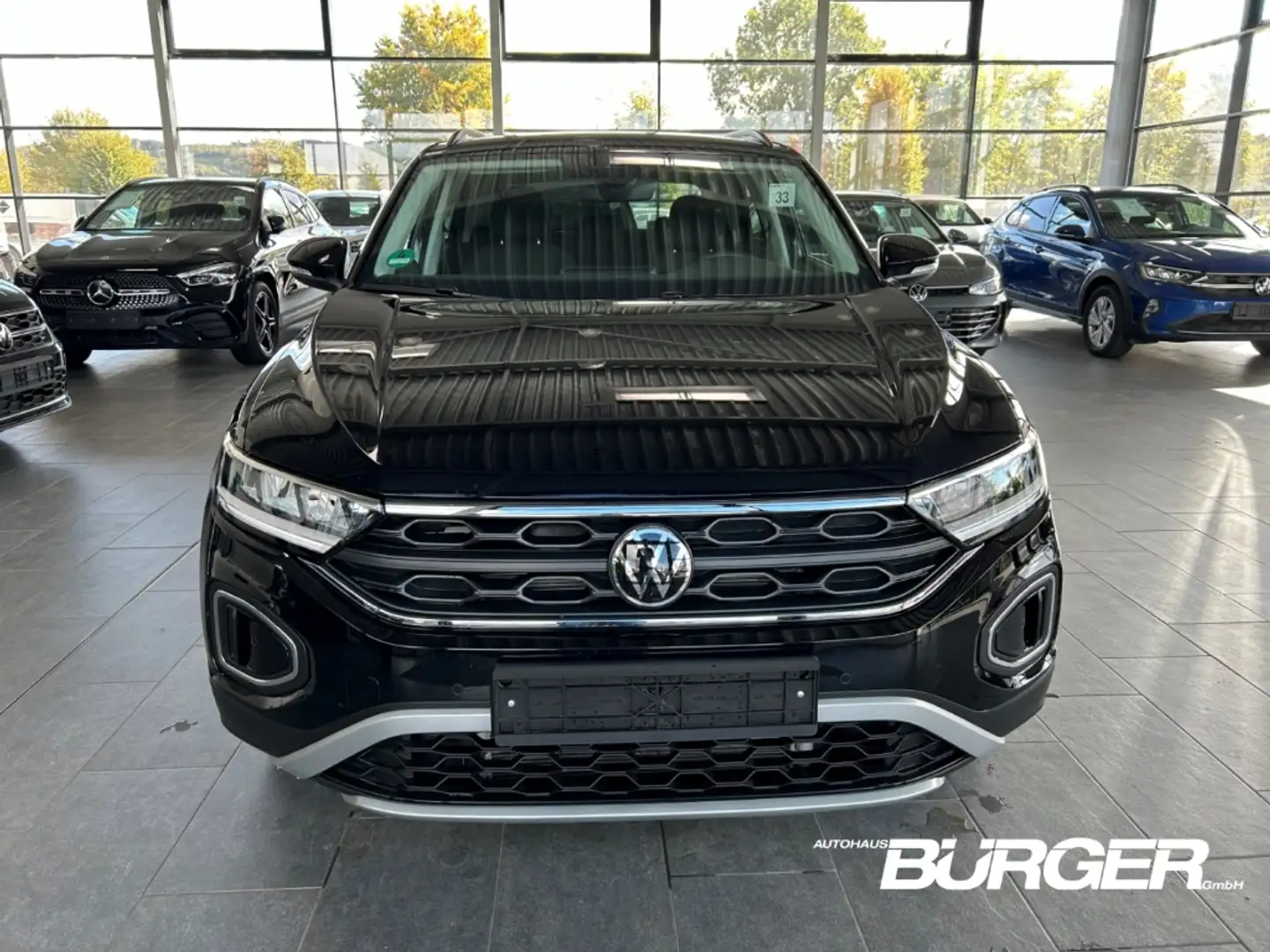 Volkswagen T-Roc Prime 1.5 TSI Navi Keyless LED Kamera ACC Winterpa Schwarz - 2