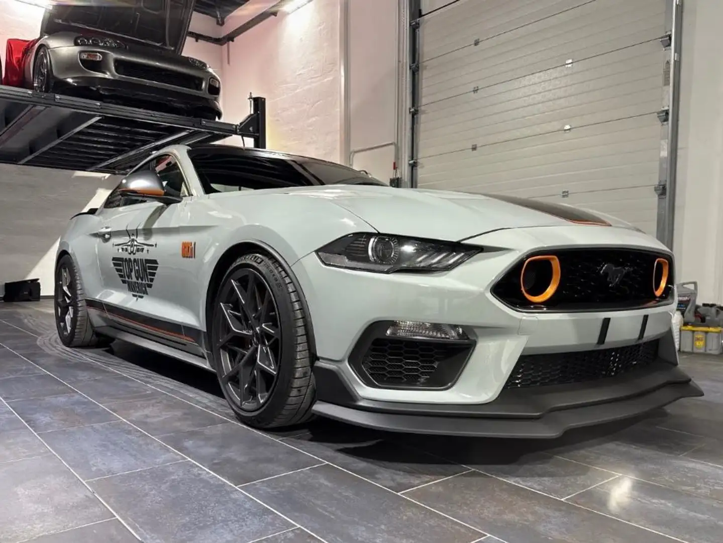 Ford Mustang Mustang Fastback 5.0 Ti-VCT V8 Aut. MACH1 Grijs - 2