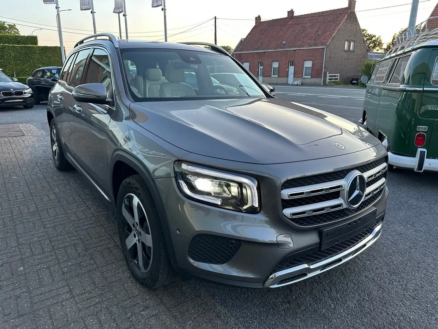Mercedes-Benz GLB 200 GLB 200 Progressive|Panodak|Trekhaak|Sfeer|Leder Gris - 1
