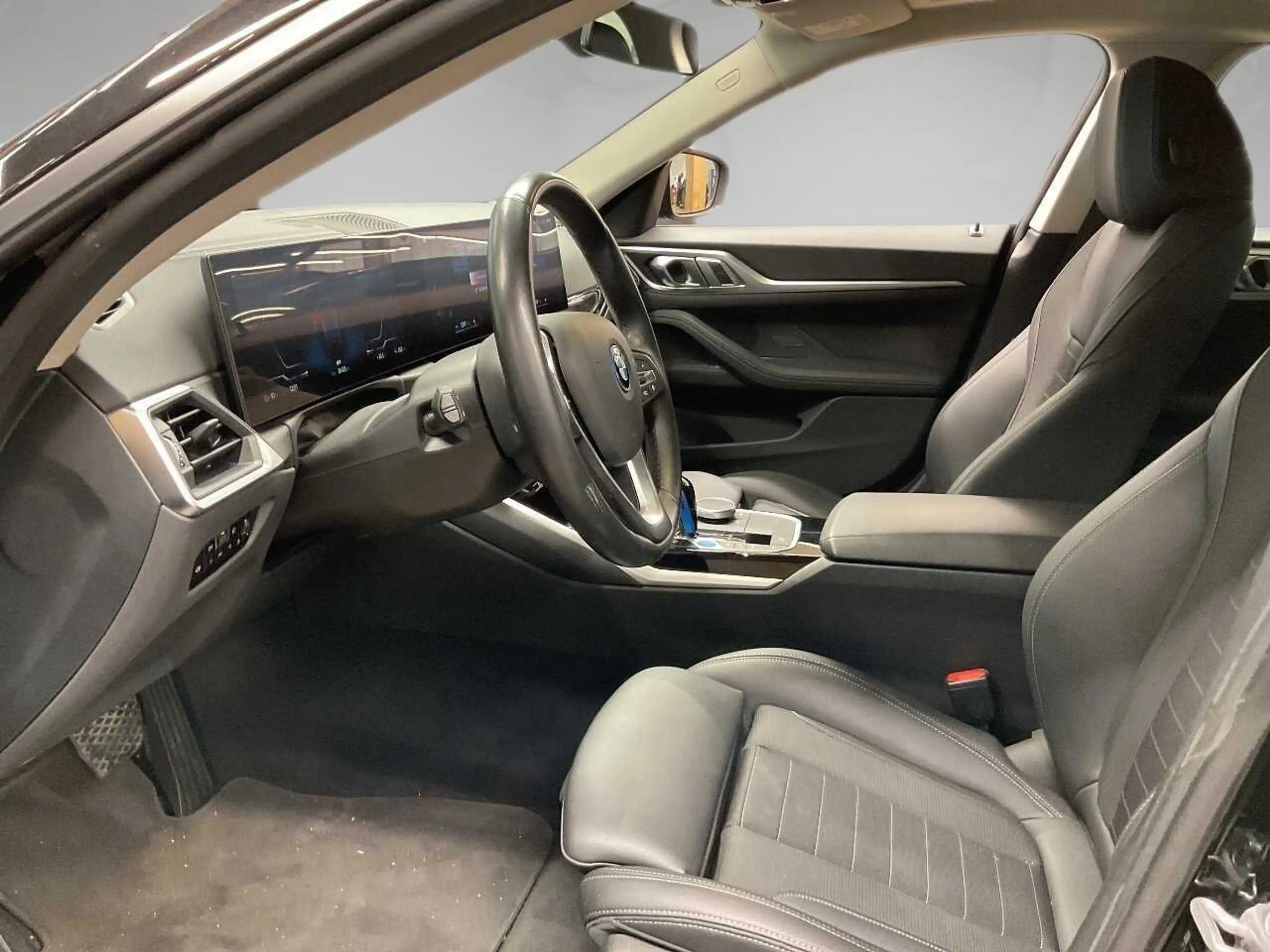 BMW i4 Gran Coupe Gran Coupe eDrive 40 Wide S-Dach — photo 8