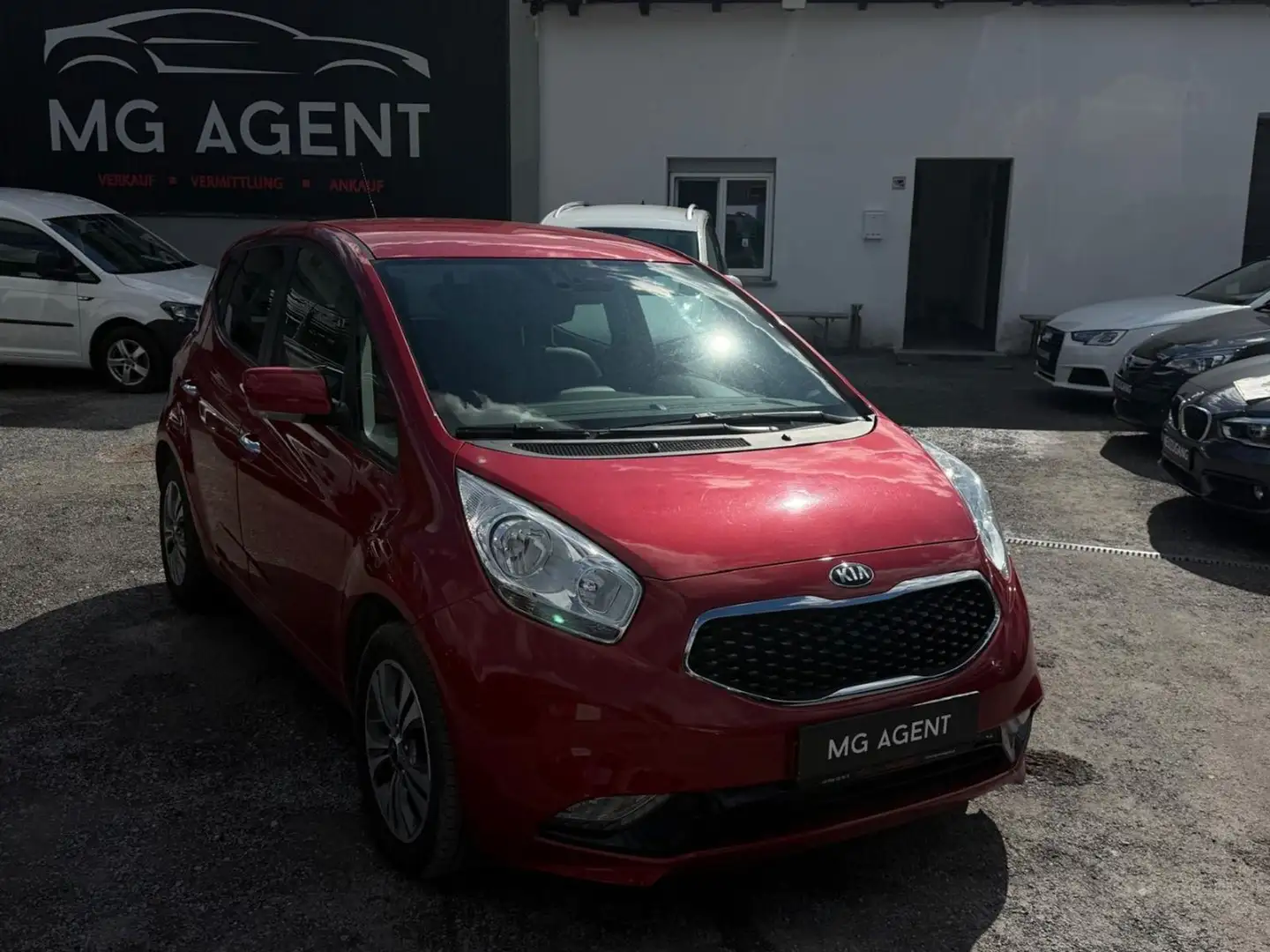 Kia Venga Venga 1,4 CRDi ISG Österreich Edition Gold Rot - 1