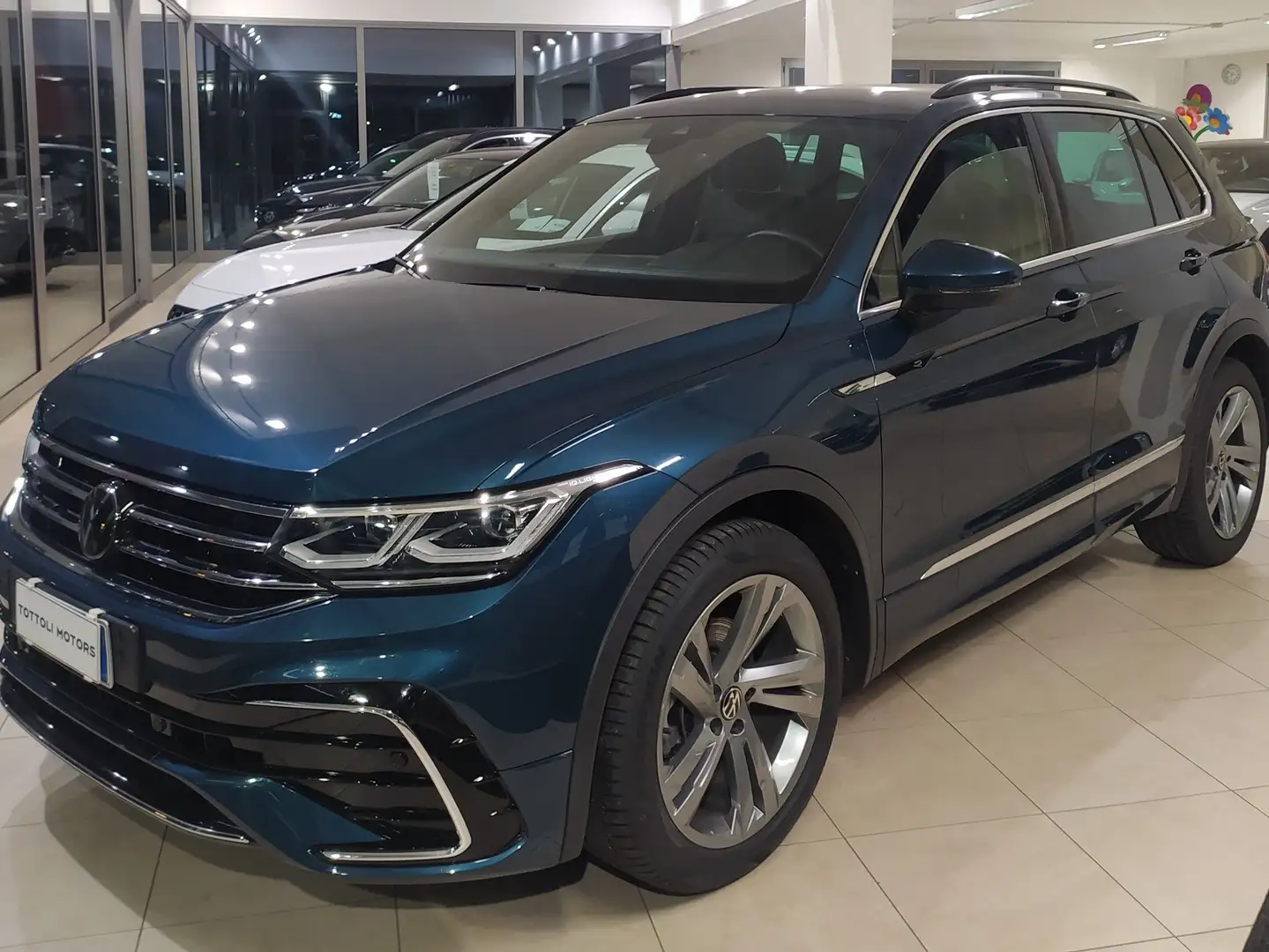 Volkswagen Tiguan Tiguan 2.0 tdi R-Line 150cv dsg Blu/Azzurro - 1