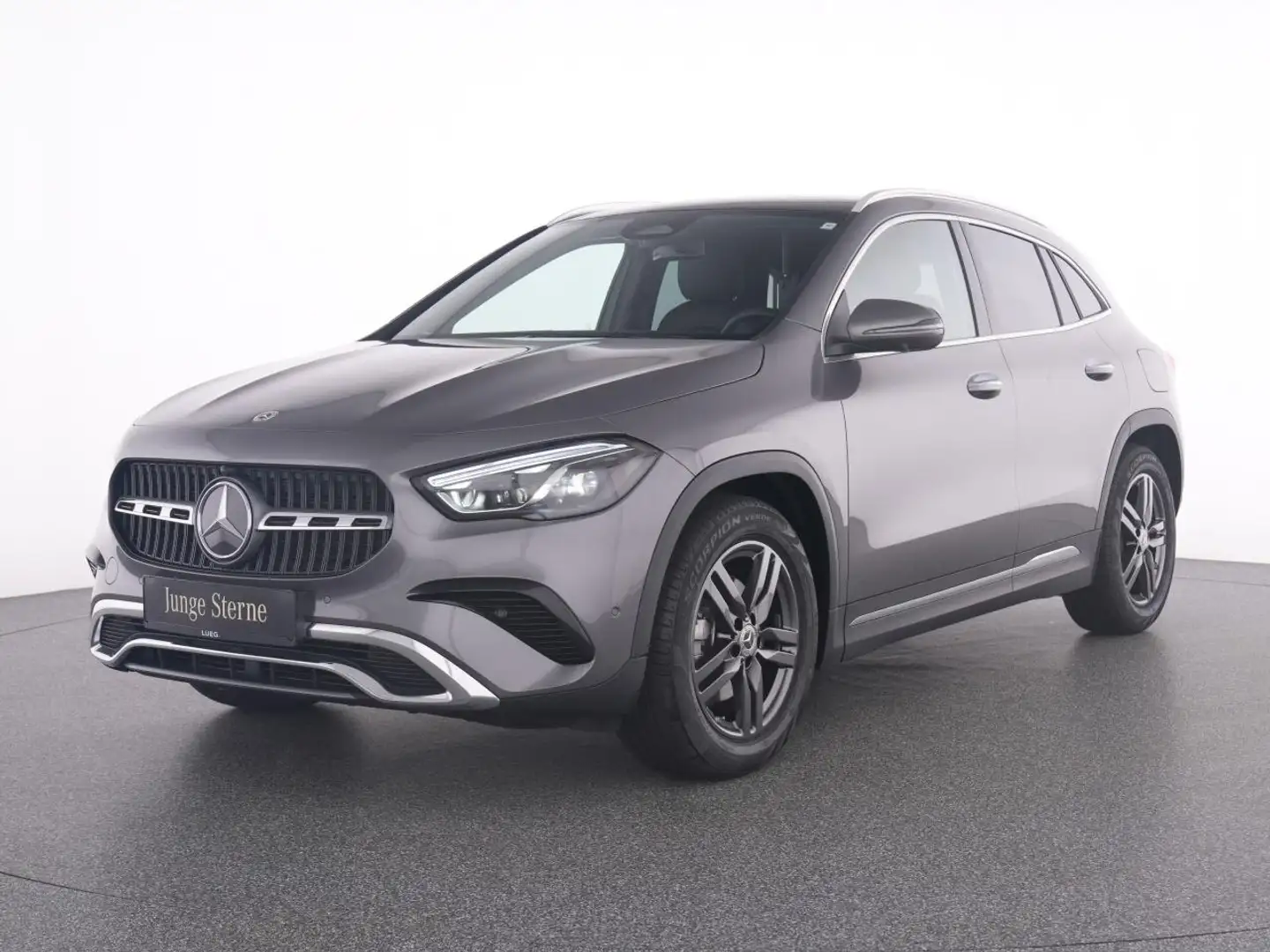 Mercedes-Benz GLA 200 Progressive+Pano+Burm+MBeam+AHK+KeyG+360 Grigio - 2